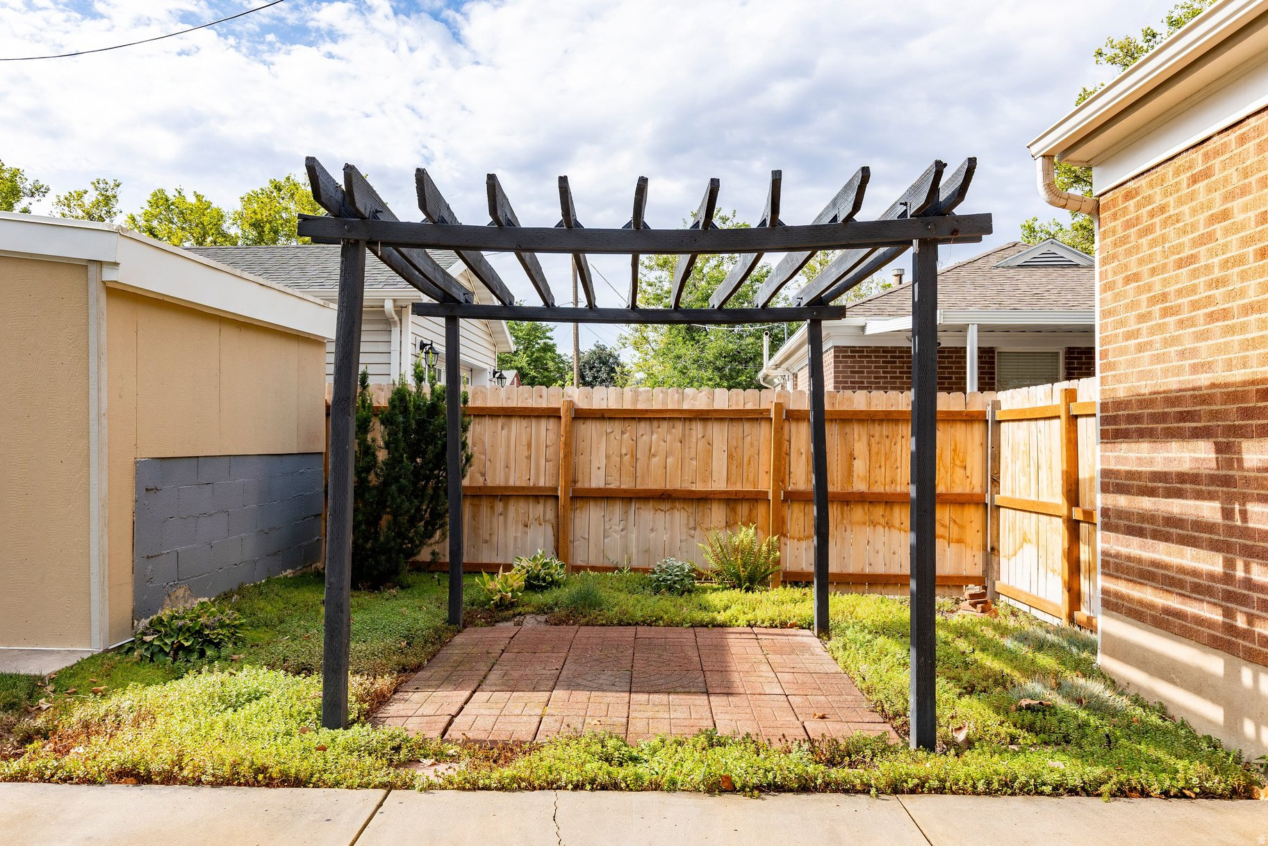 MOUNTAIR ACRES - Residential