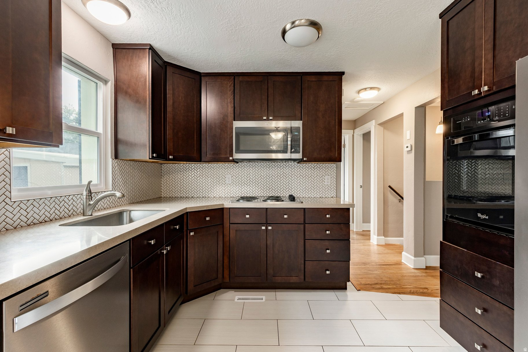 MOUNTAIR ACRES - Residential
