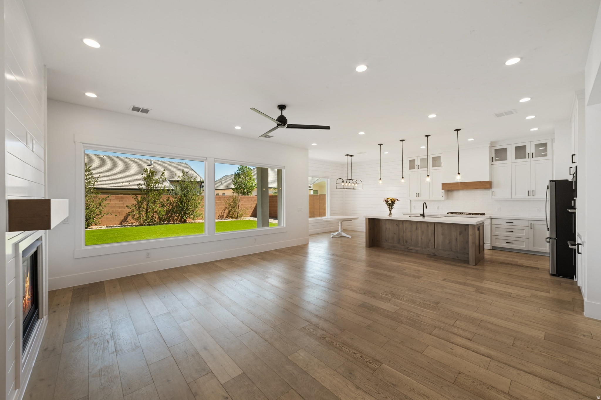 CRIMSON FIELDS PH 5 - Residential