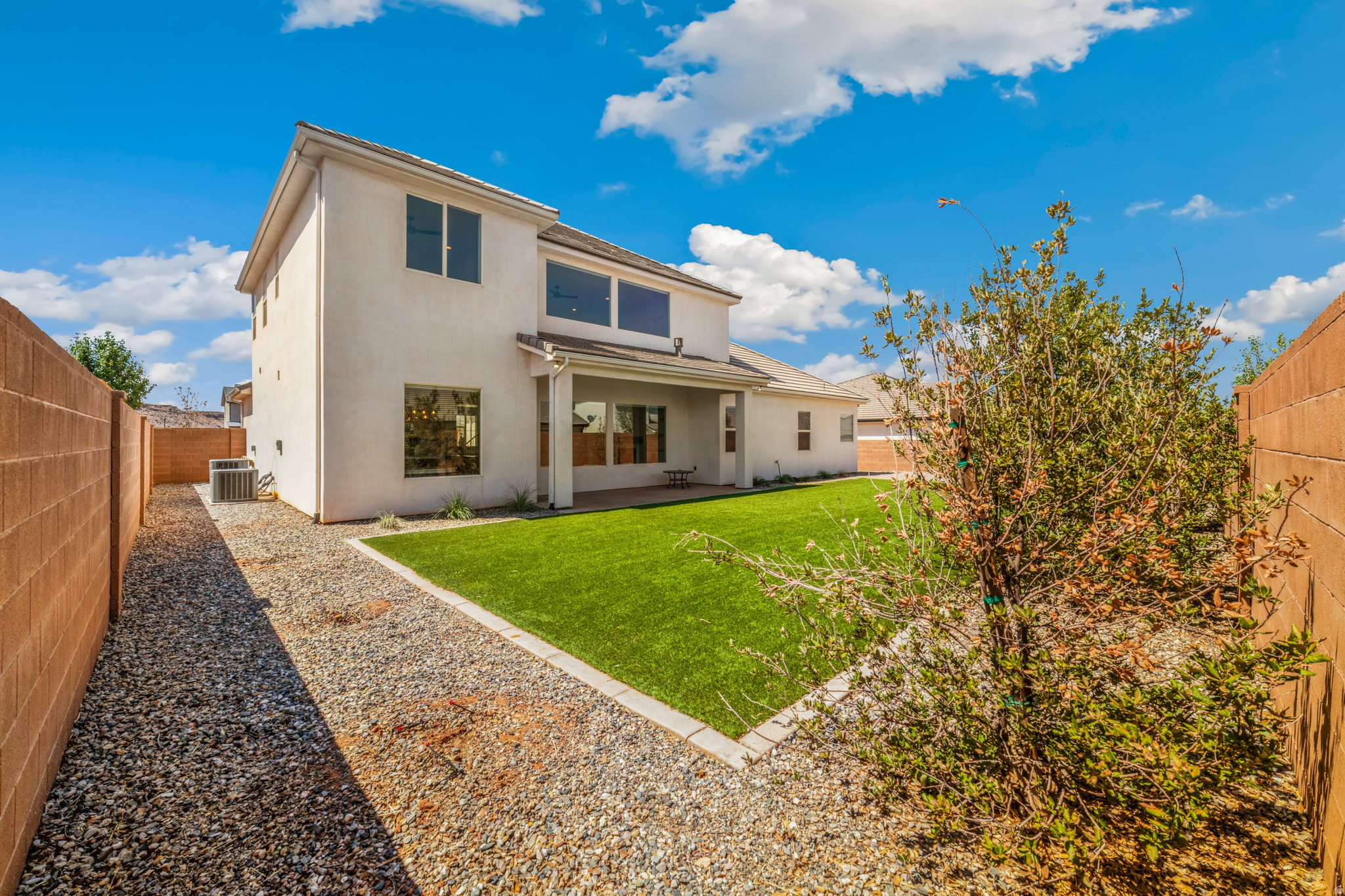 CRIMSON FIELDS PH 5 - Residential