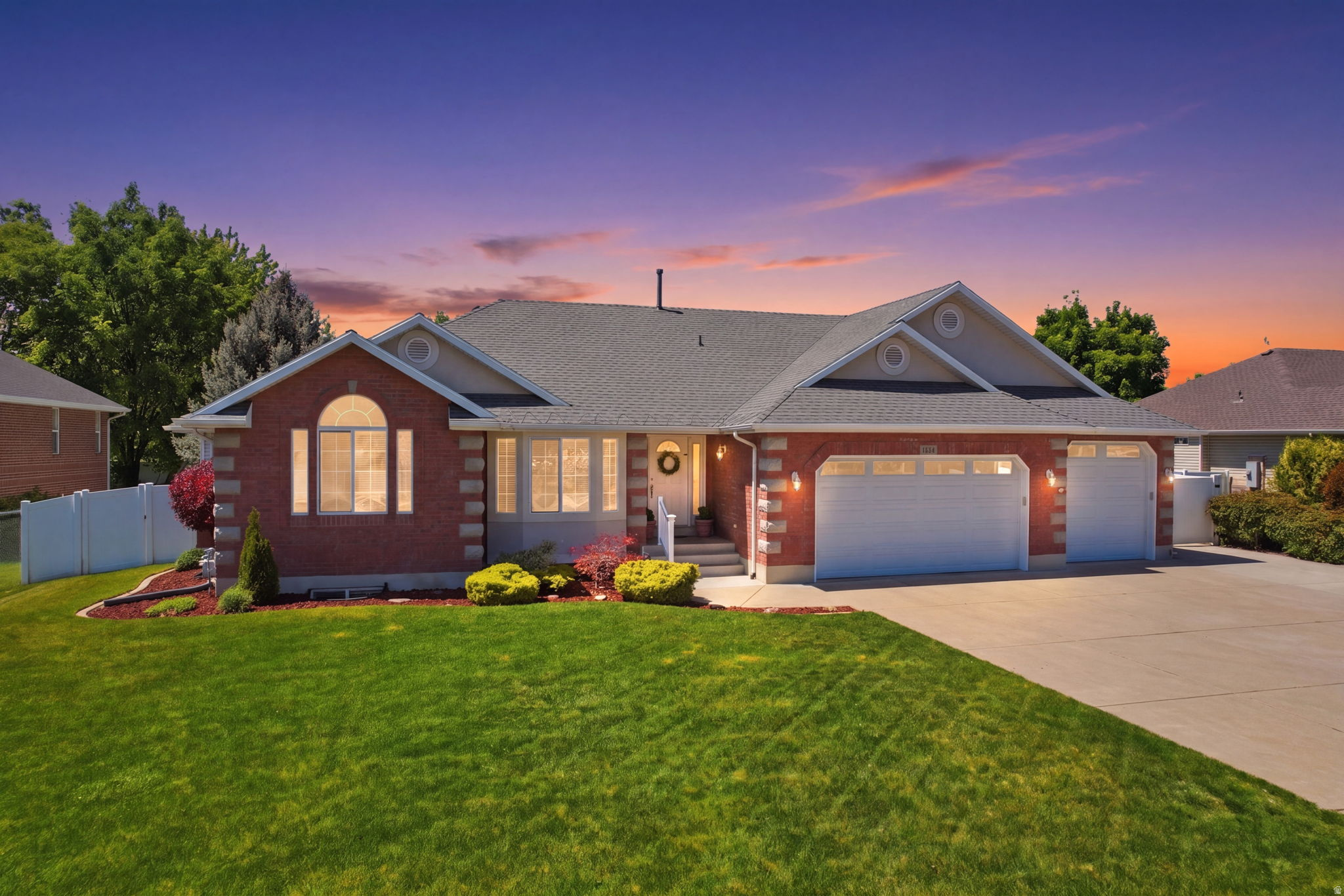 WHISPERING WILLOW - Residential