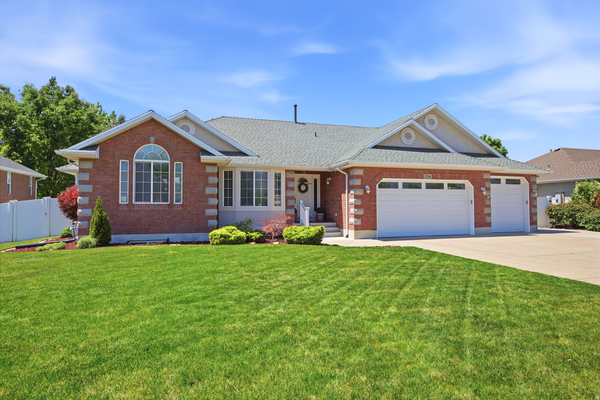WHISPERING WILLOW - Residential