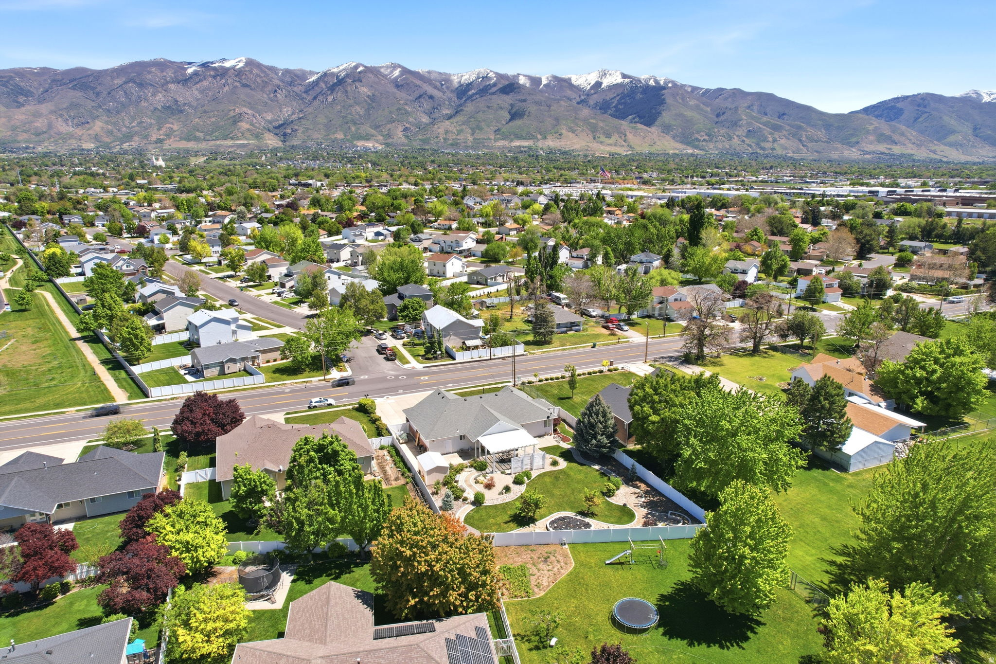WHISPERING WILLOW - Residential