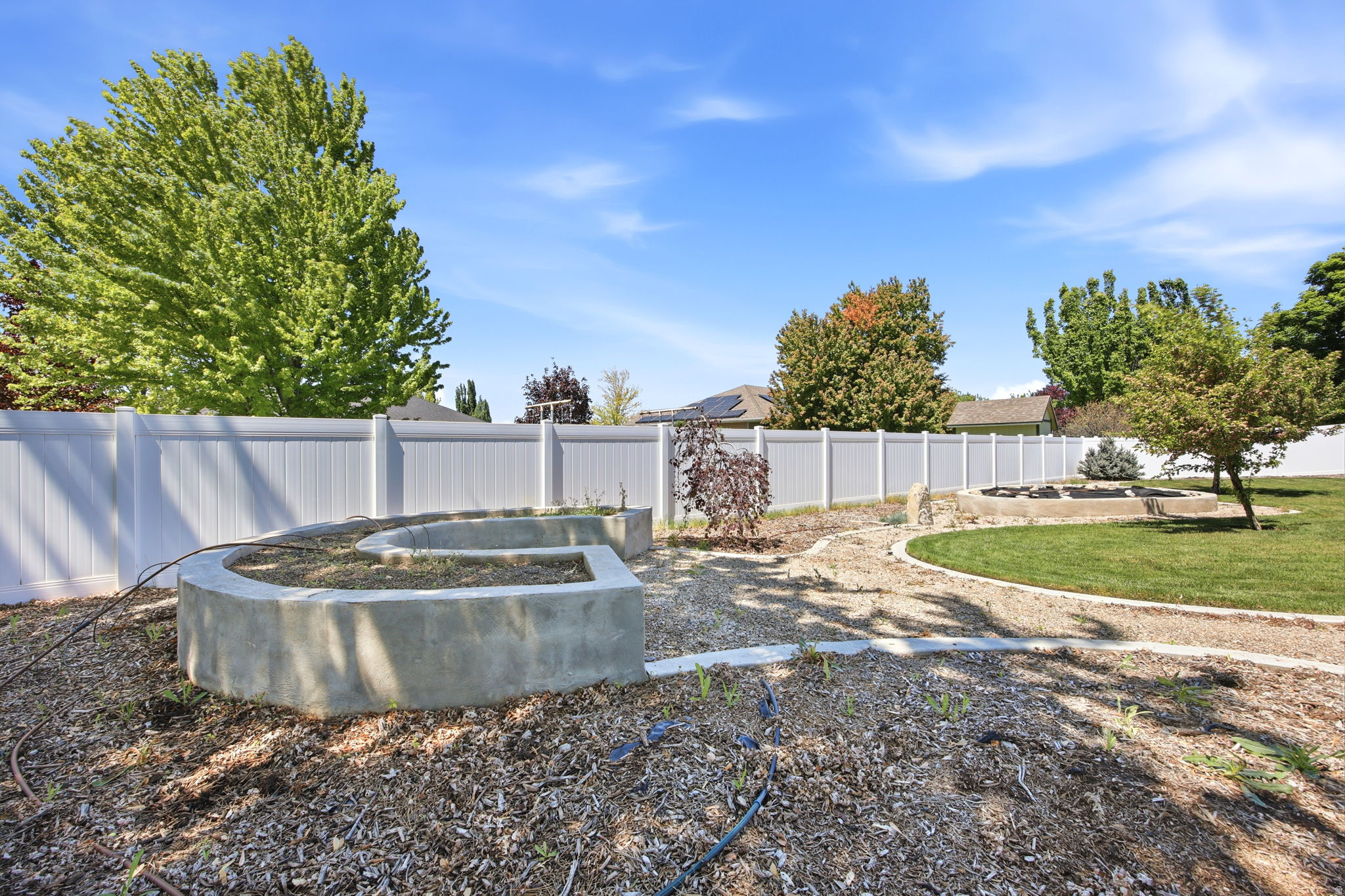 WHISPERING WILLOW - Residential