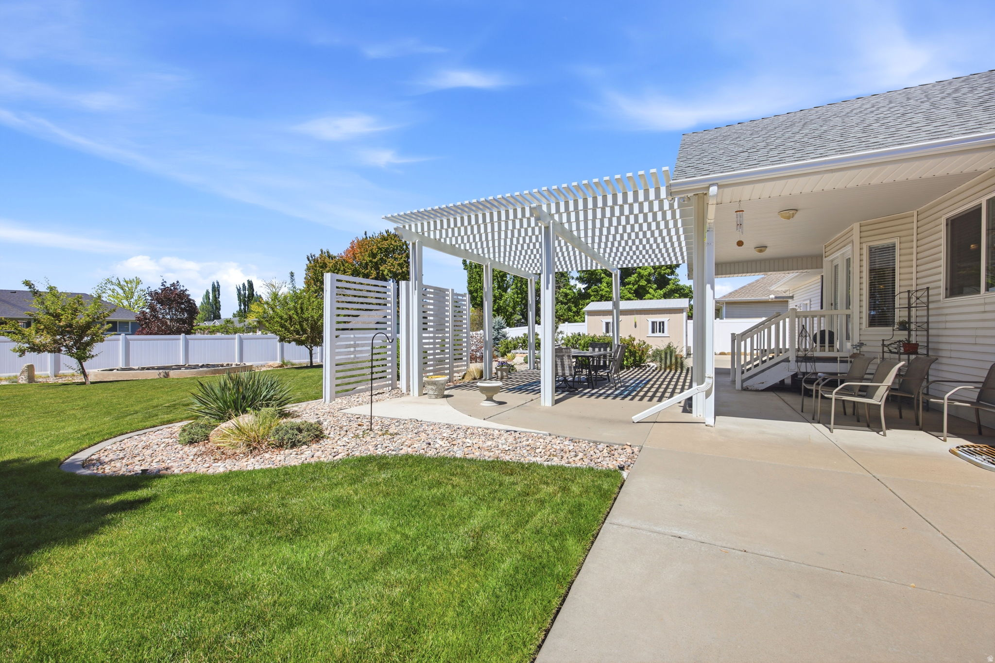 WHISPERING WILLOW - Residential