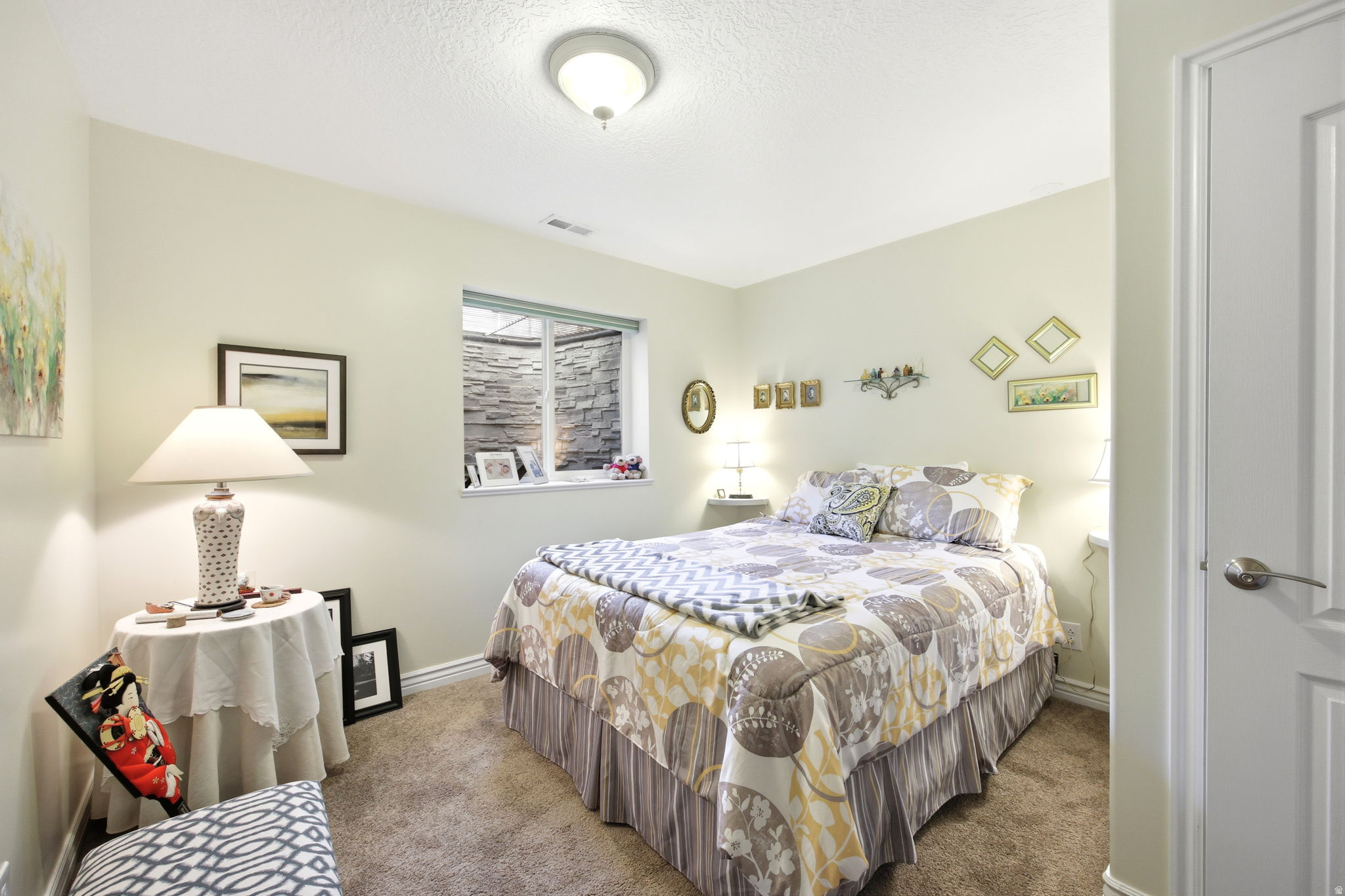 WHISPERING WILLOW - Residential