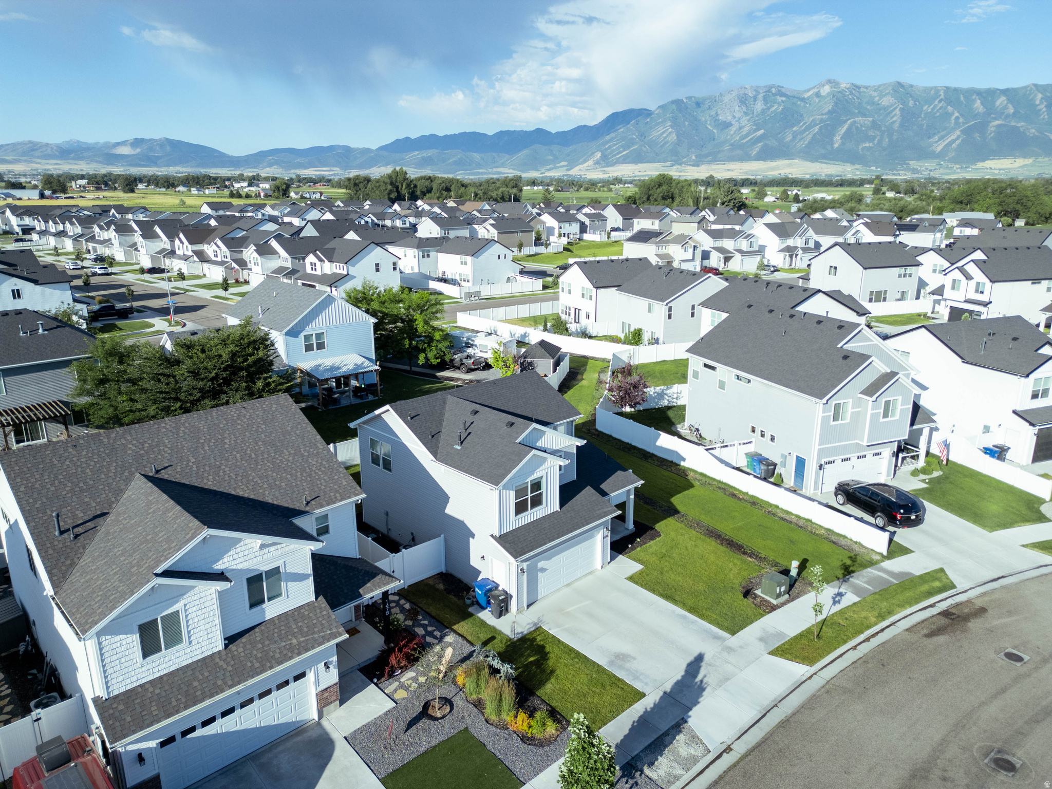 MEADOWBROOK - Residential
