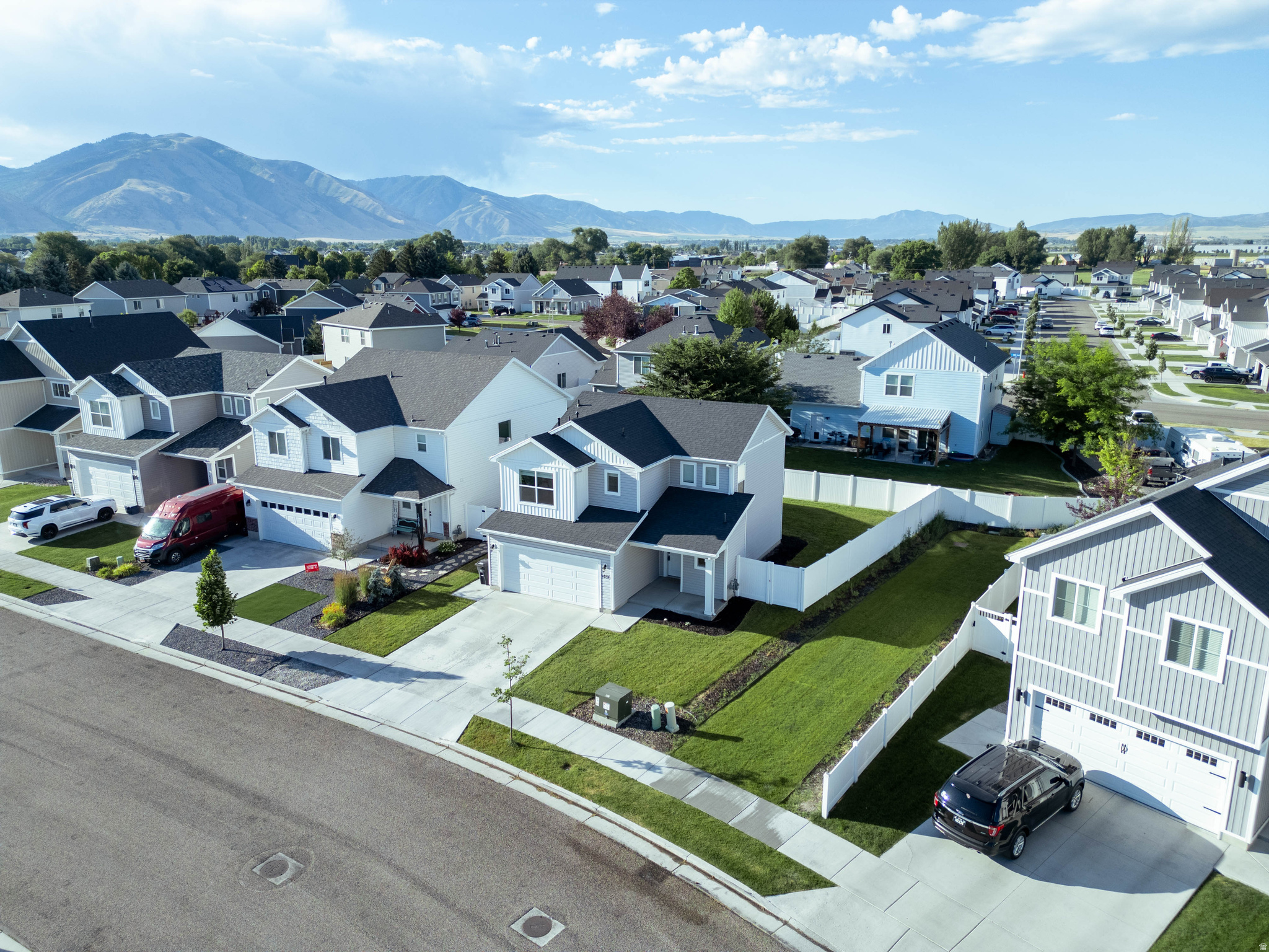 MEADOWBROOK - Residential