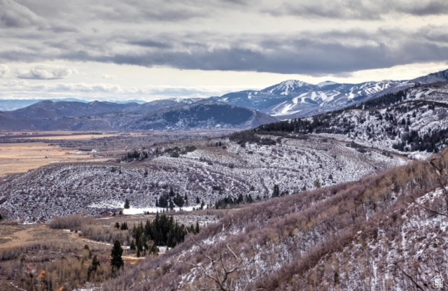 ECKER HILL - Land