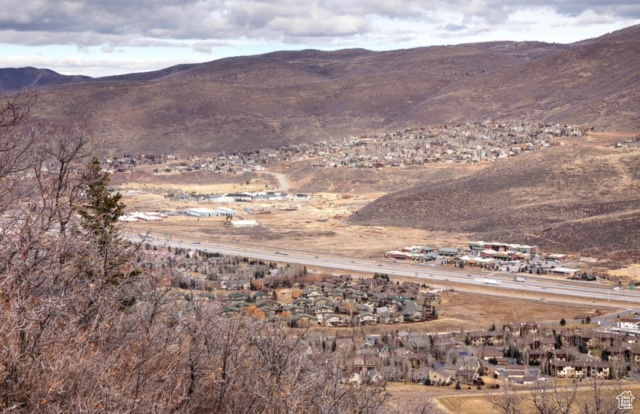 ECKER HILL - Land
