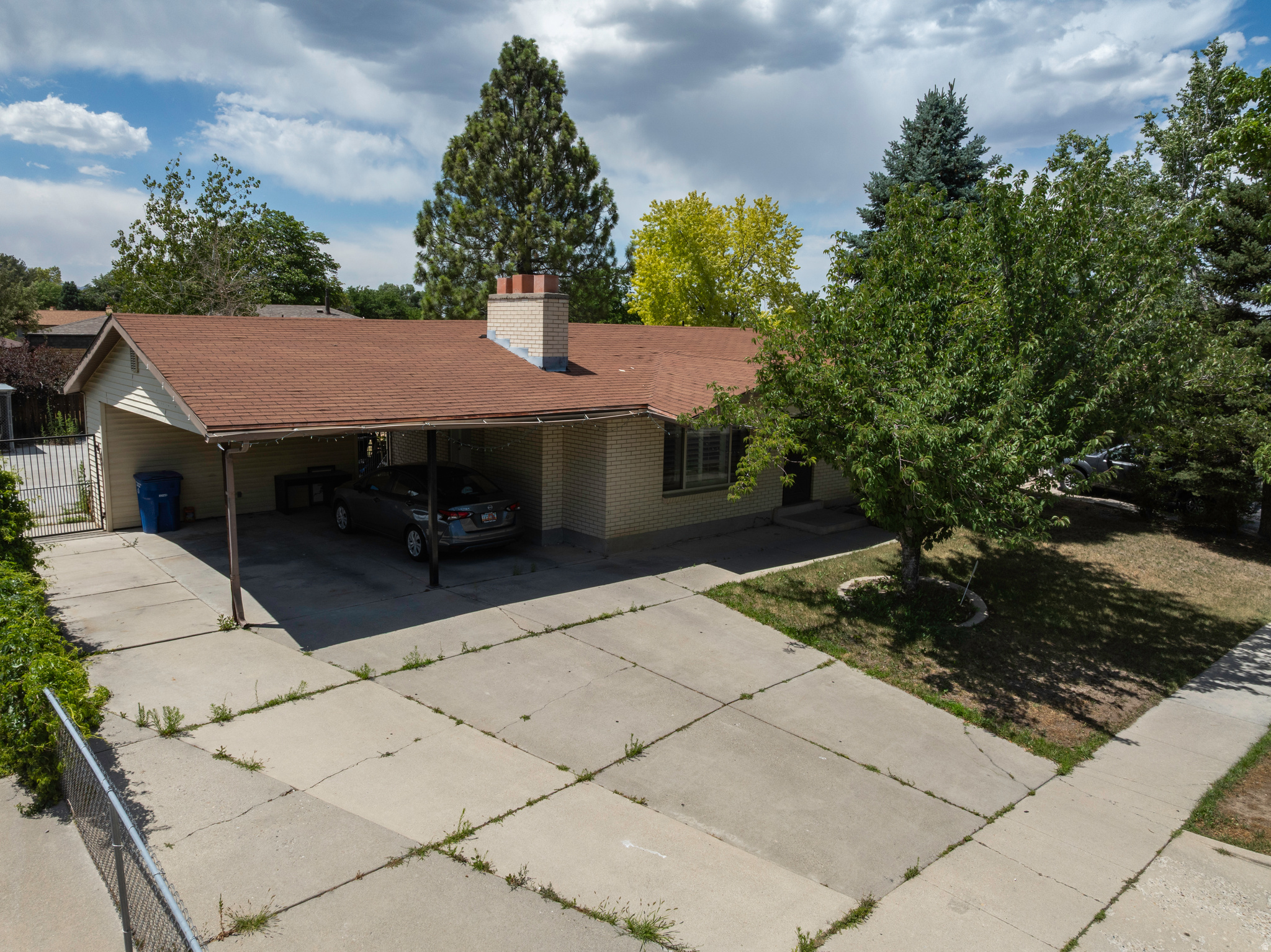 COLONY EAST - Residential