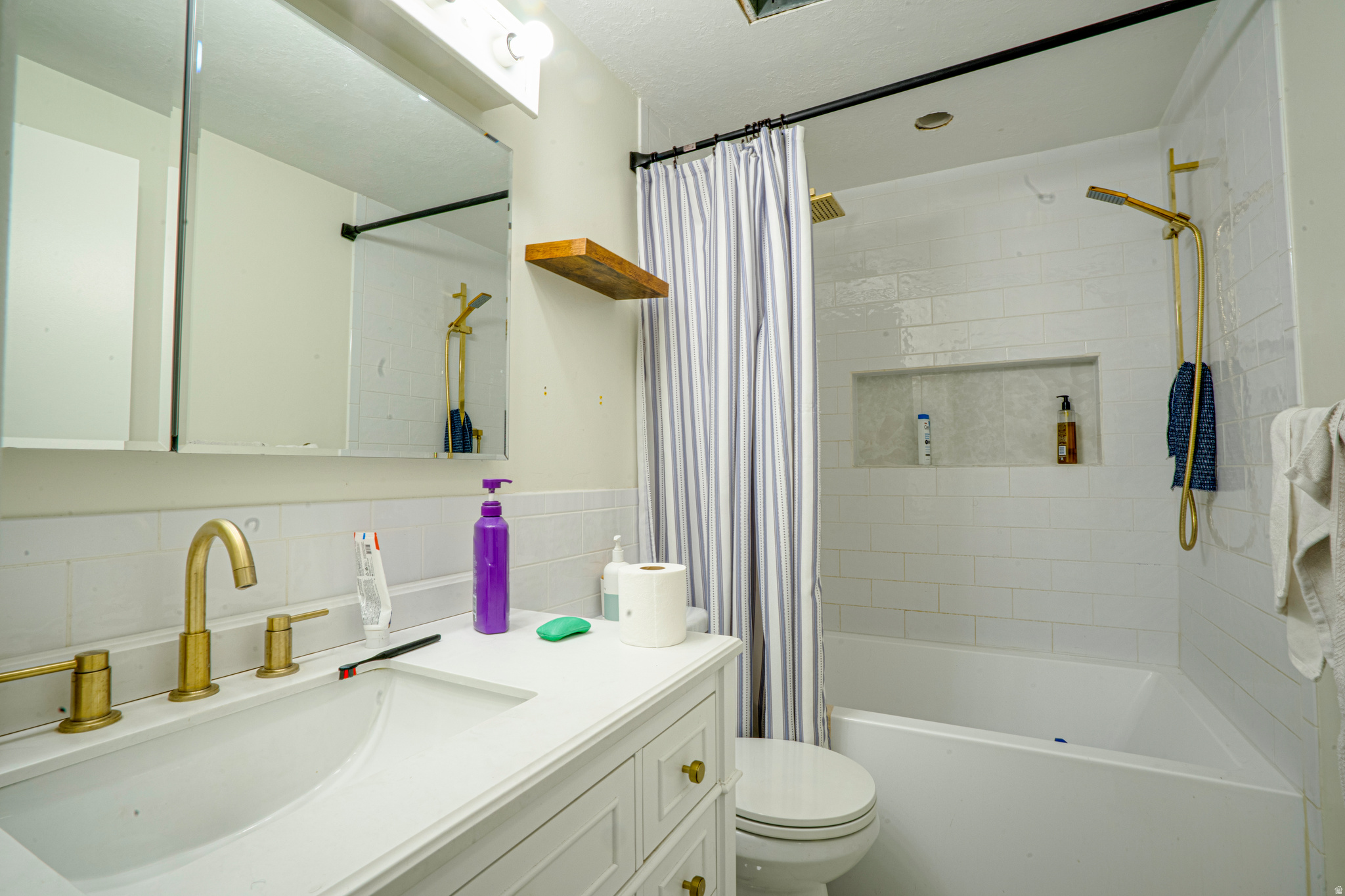 COLONY EAST - Residential
