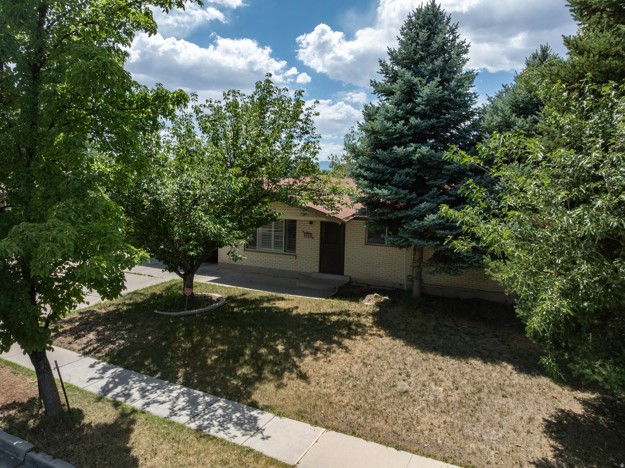 COLONY EAST - Residential