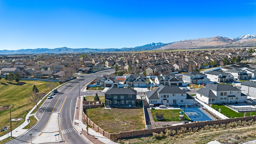 SYCAMORES COVE - Residential