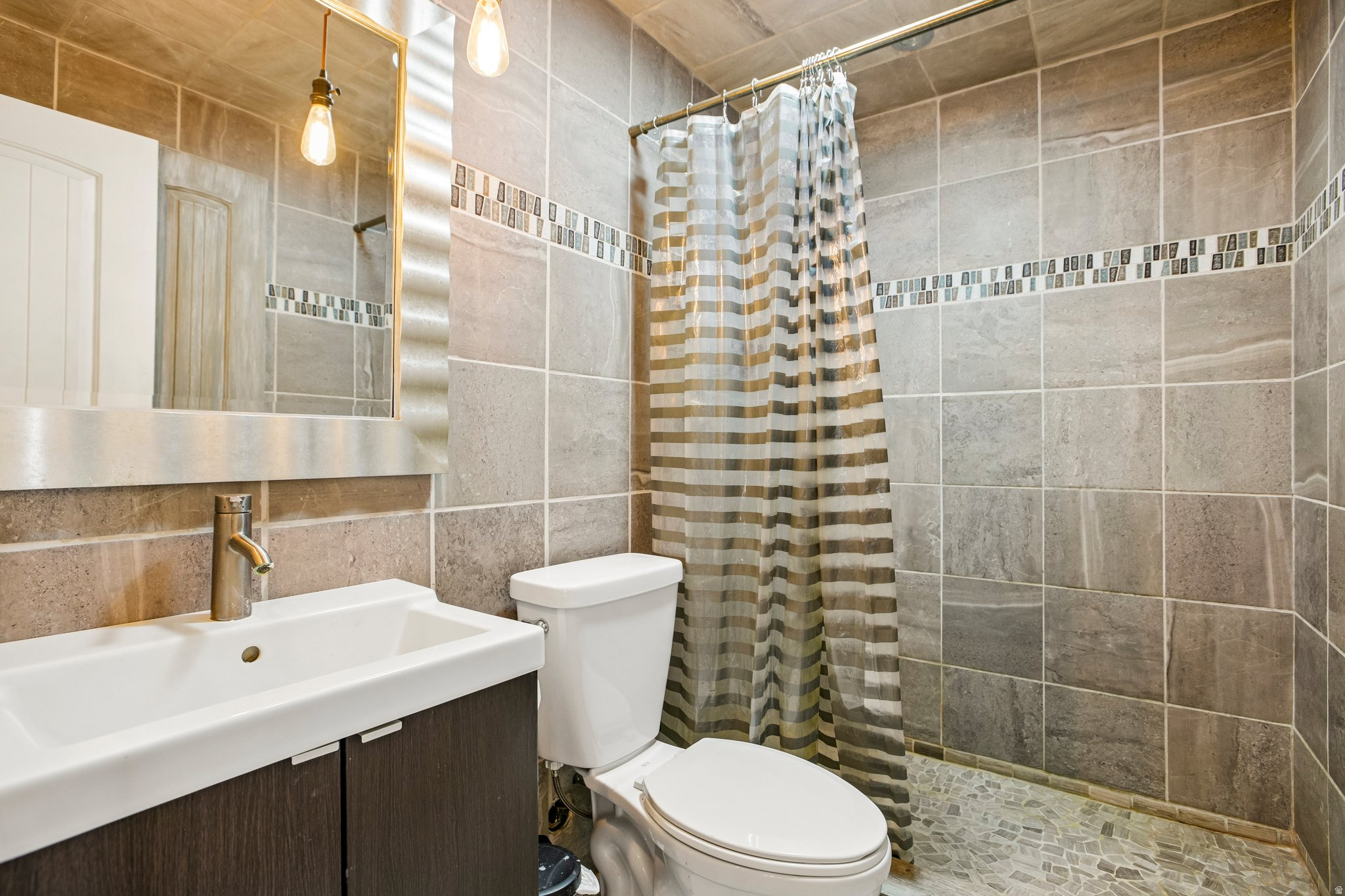 FREEMONT SPRINGS - Residential
