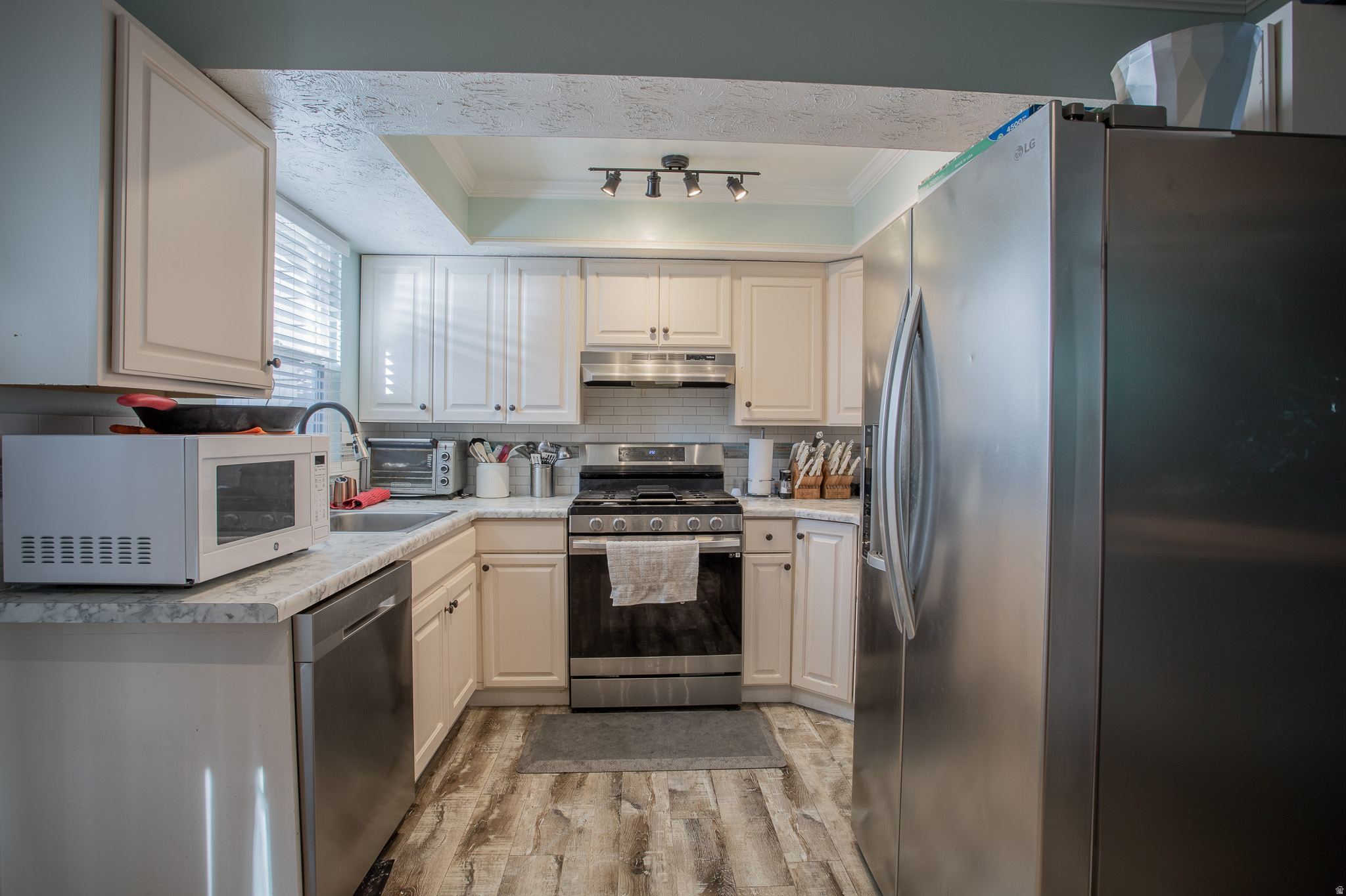 MEADOWBROOK - Residential