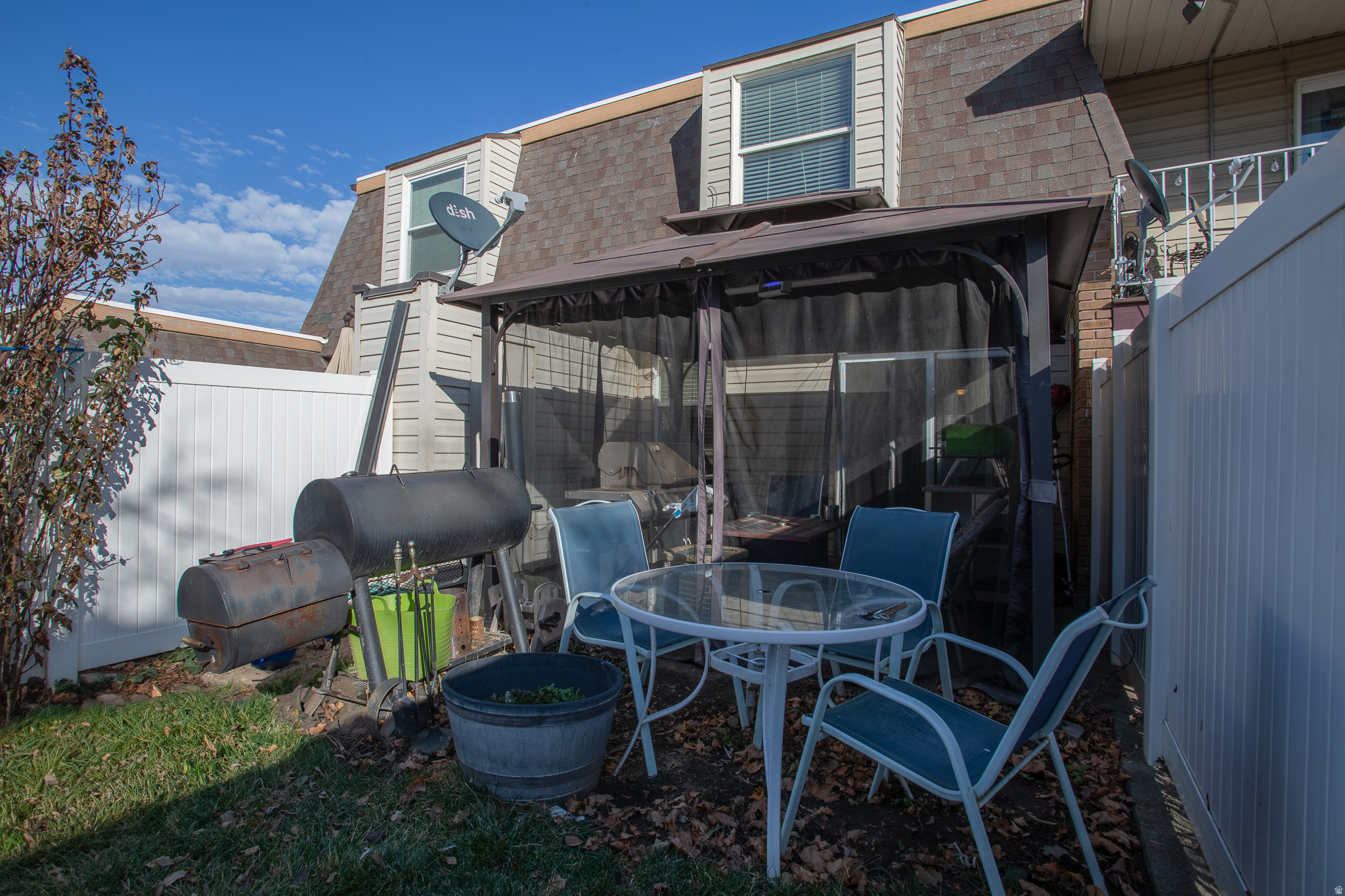 MEADOWBROOK - Residential