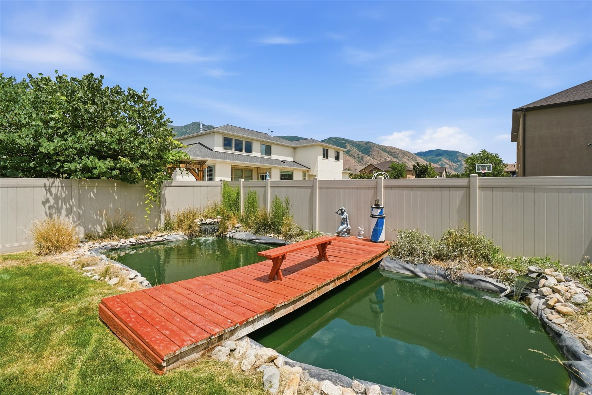 CRYSTAL SPRINGS - Residential