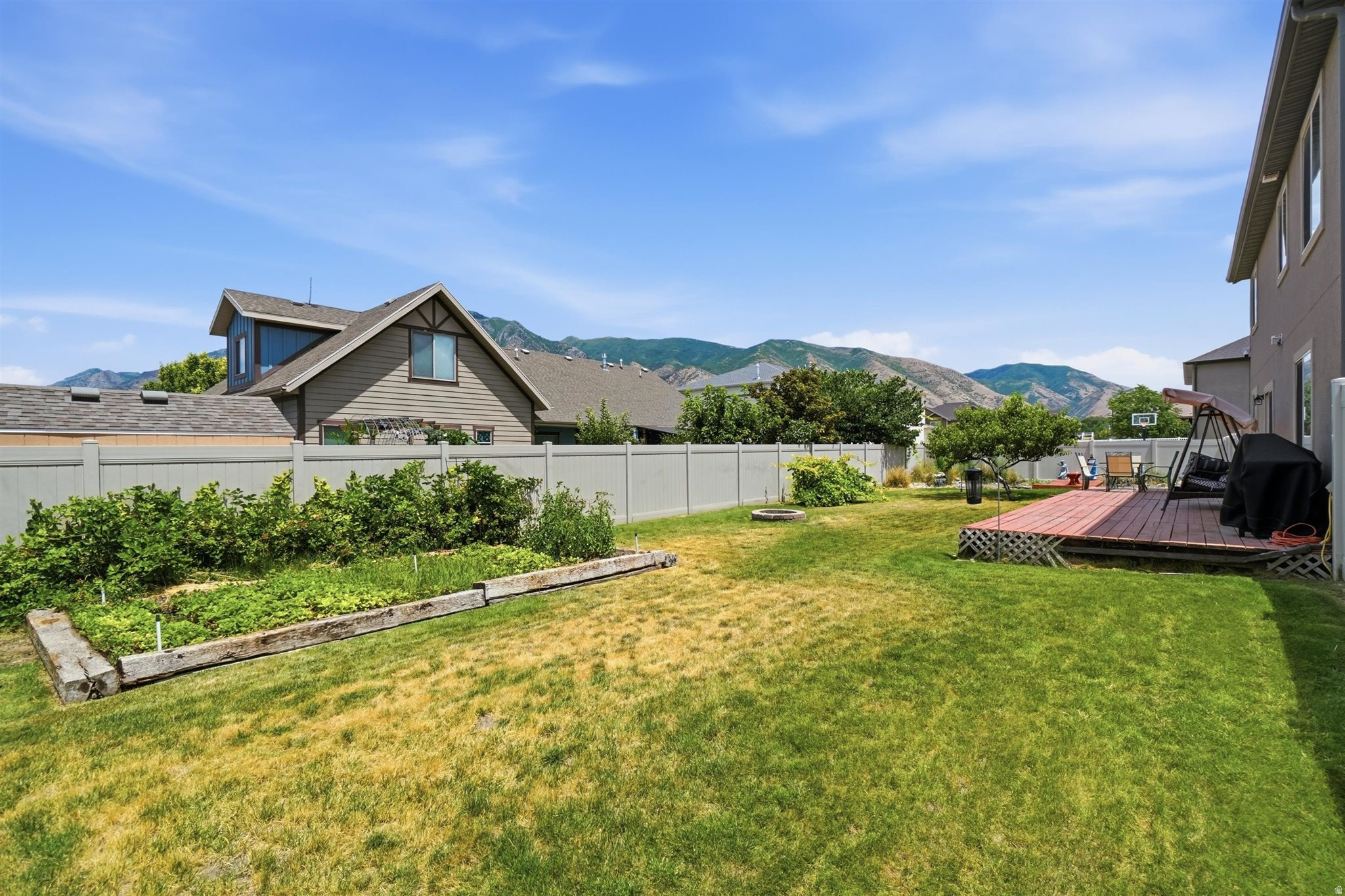 CRYSTAL SPRINGS - Residential