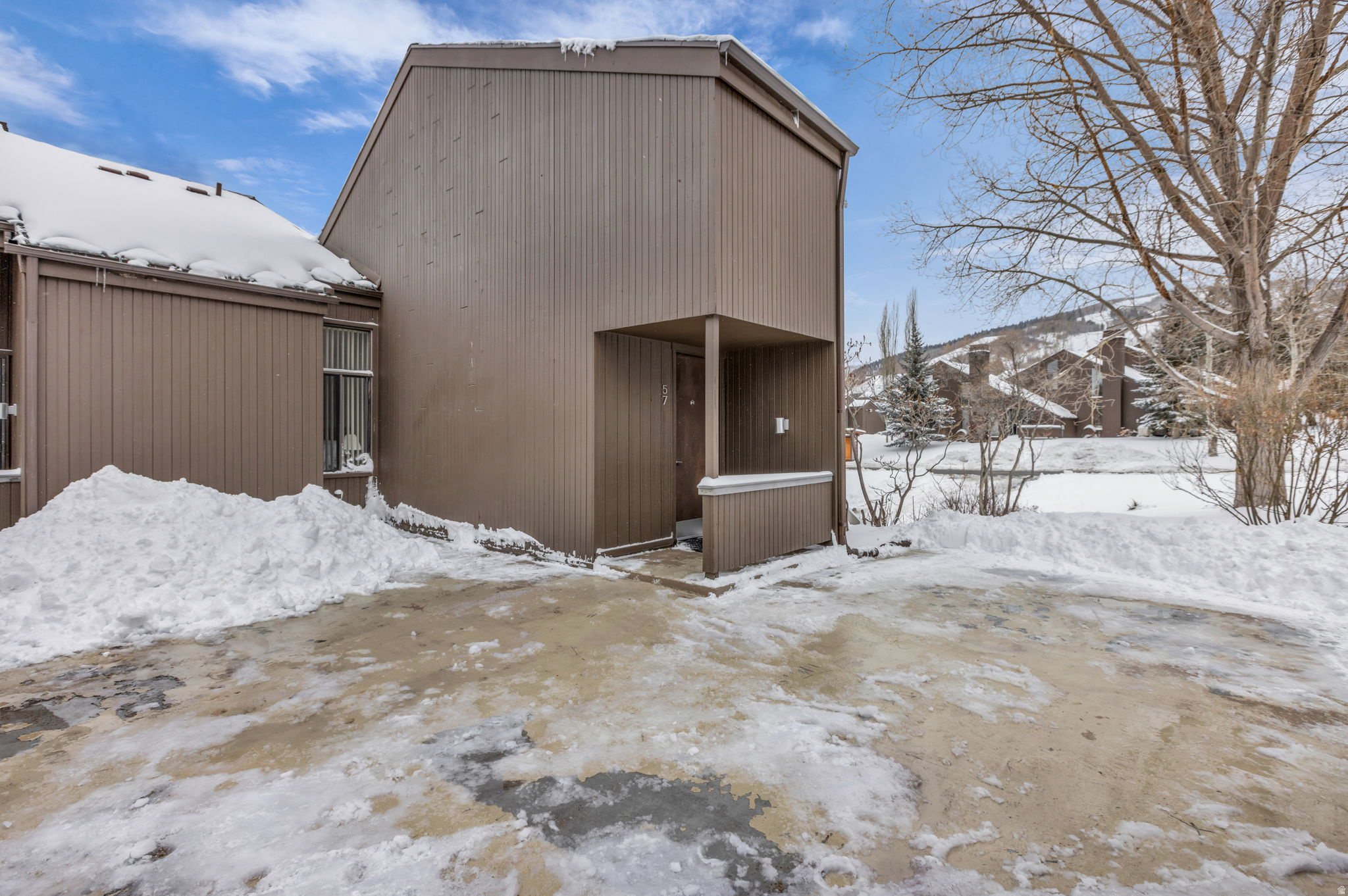 THREE KINGS CONDOMINIUM - Residential