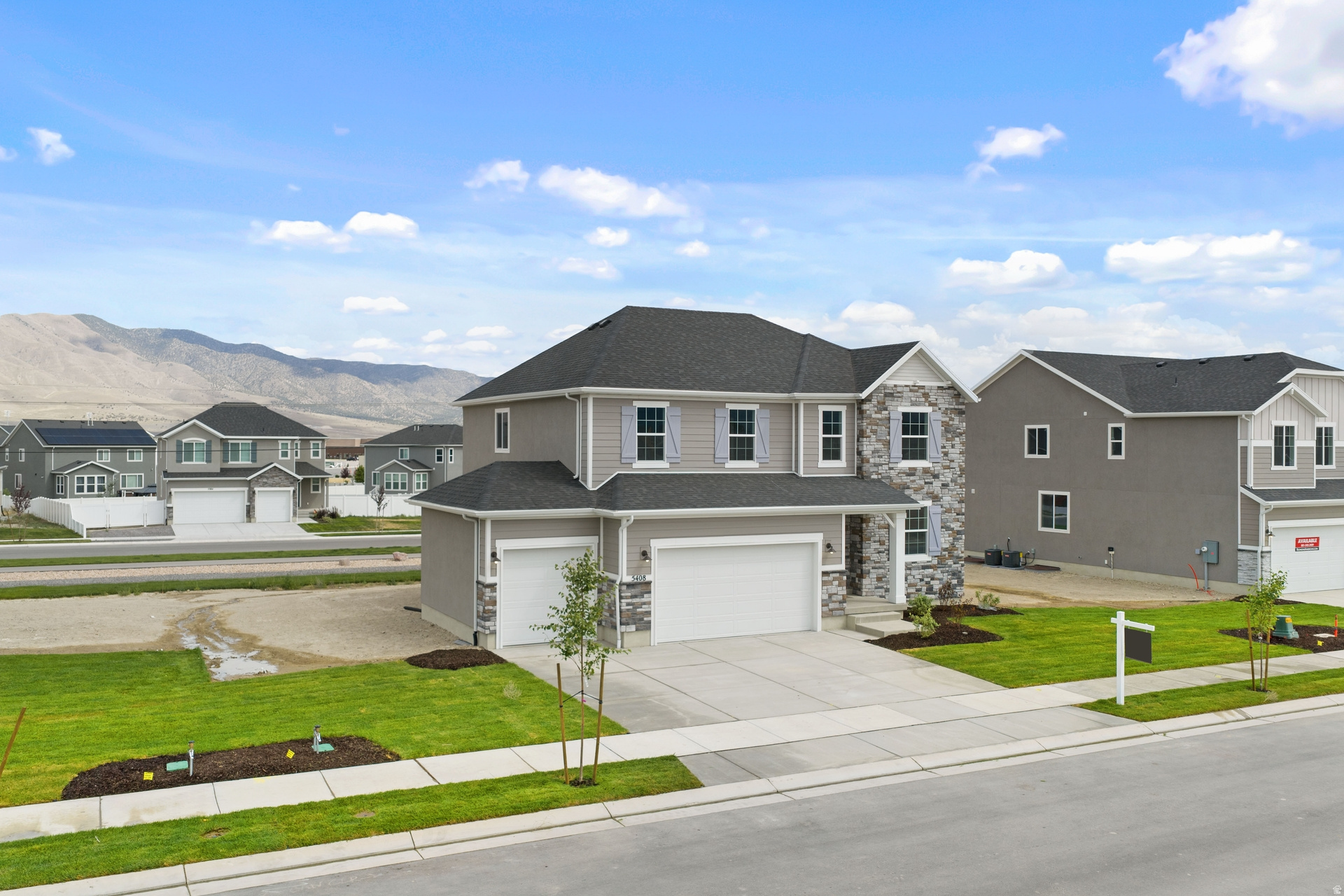 PONY EXPRESS ESTATES - Residential