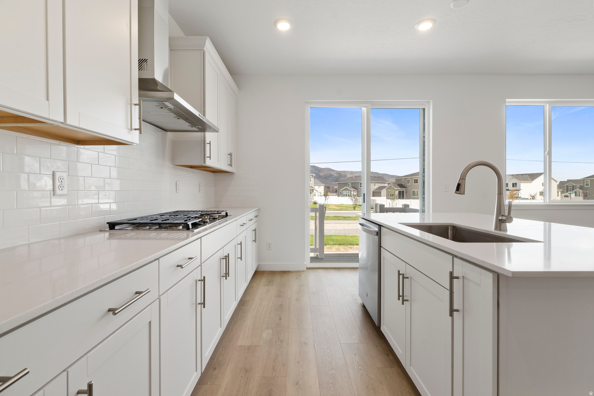 PONY EXPRESS ESTATES - Residential