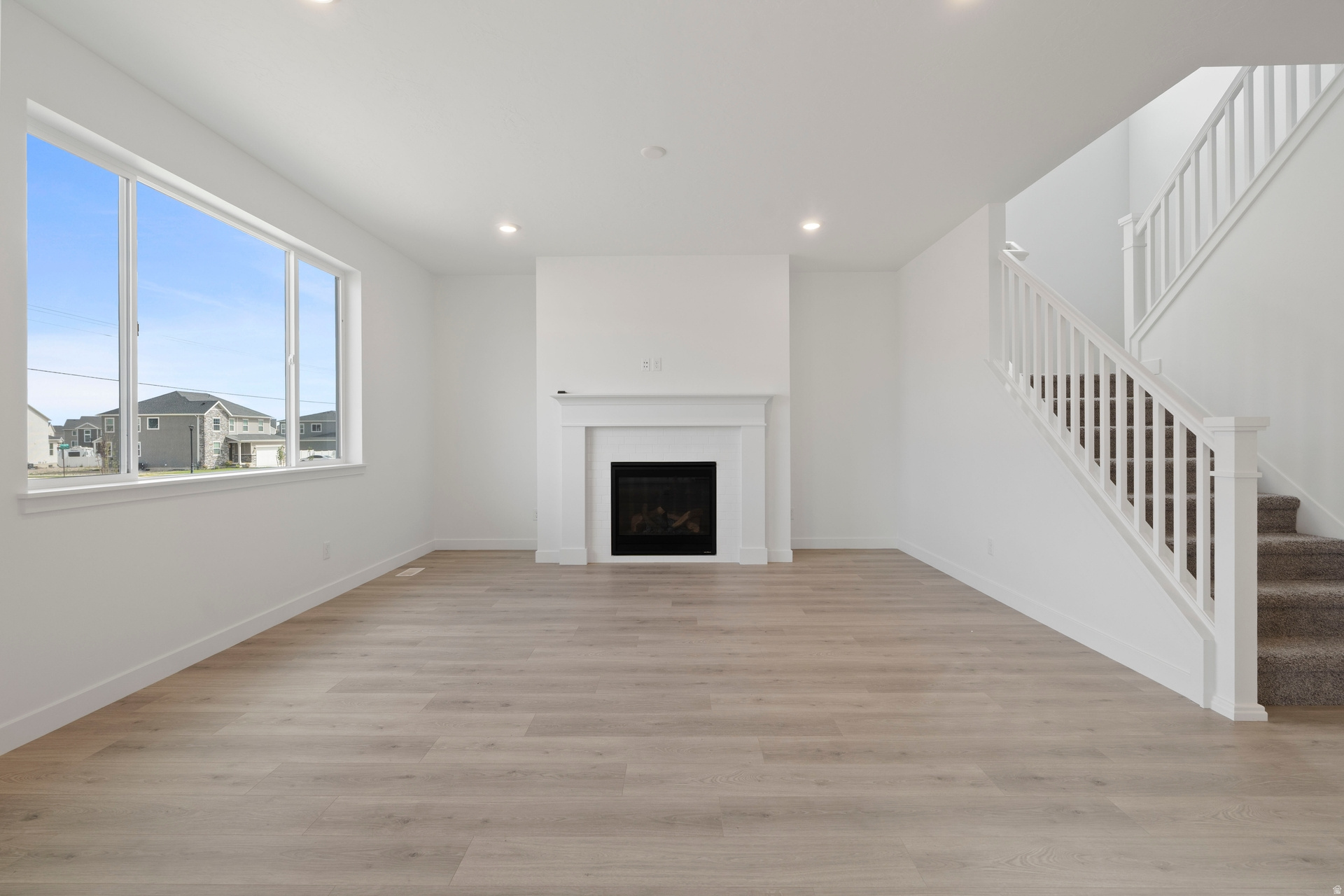 PONY EXPRESS ESTATES - Residential