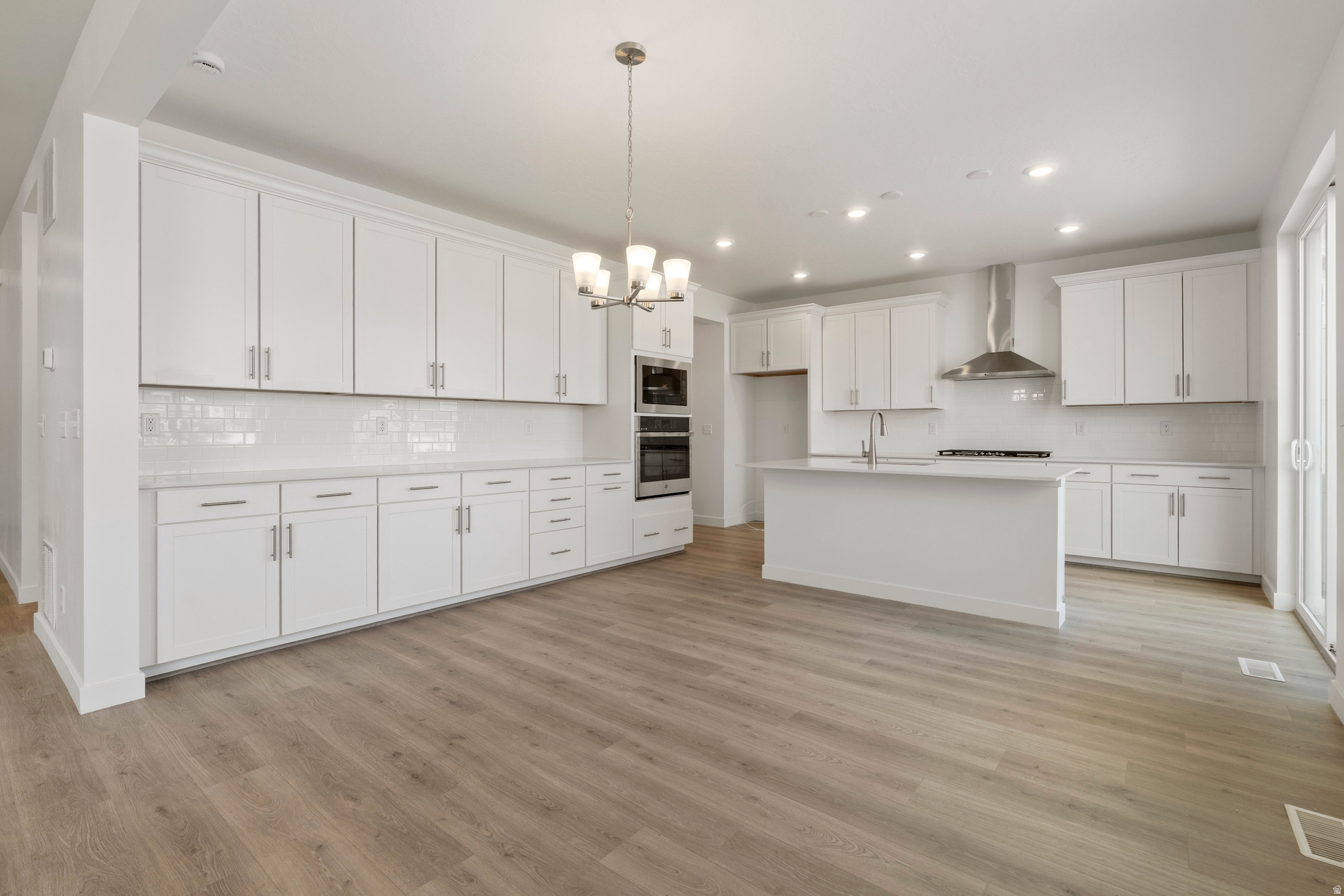 PONY EXPRESS ESTATES - Residential