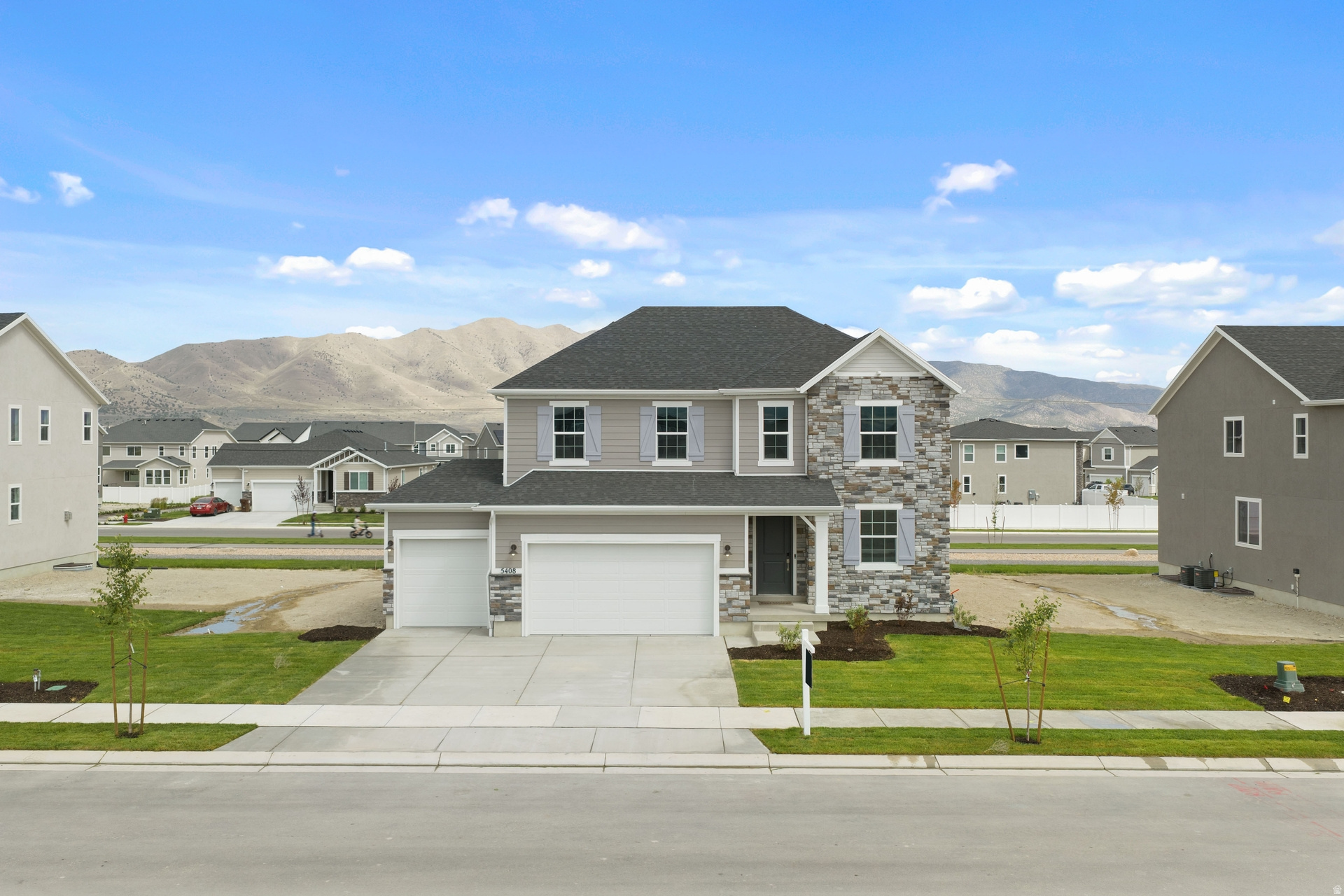 PONY EXPRESS ESTATES - Residential