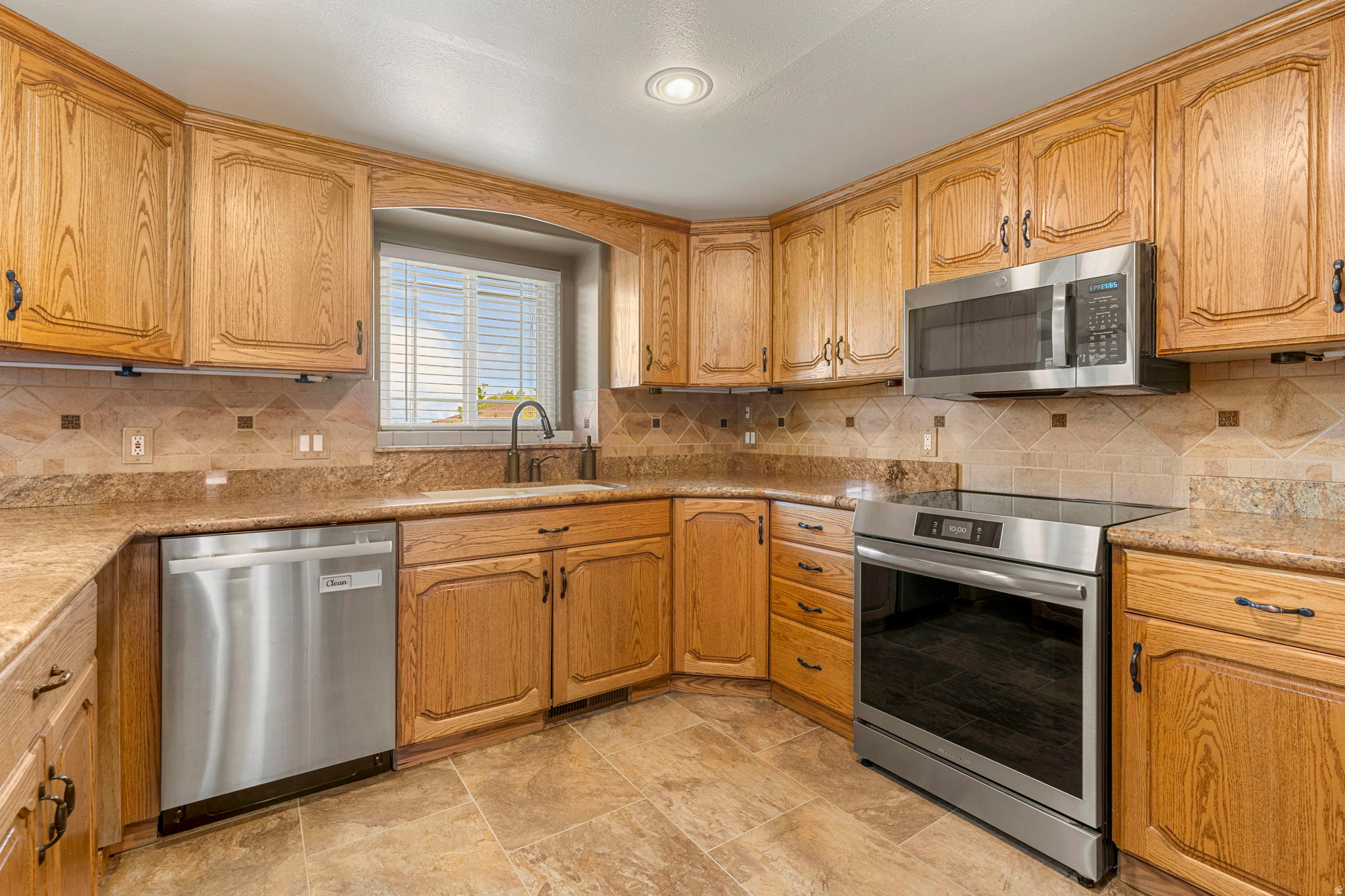 FIDDLERS CANYON SUBDIVISION - Residential