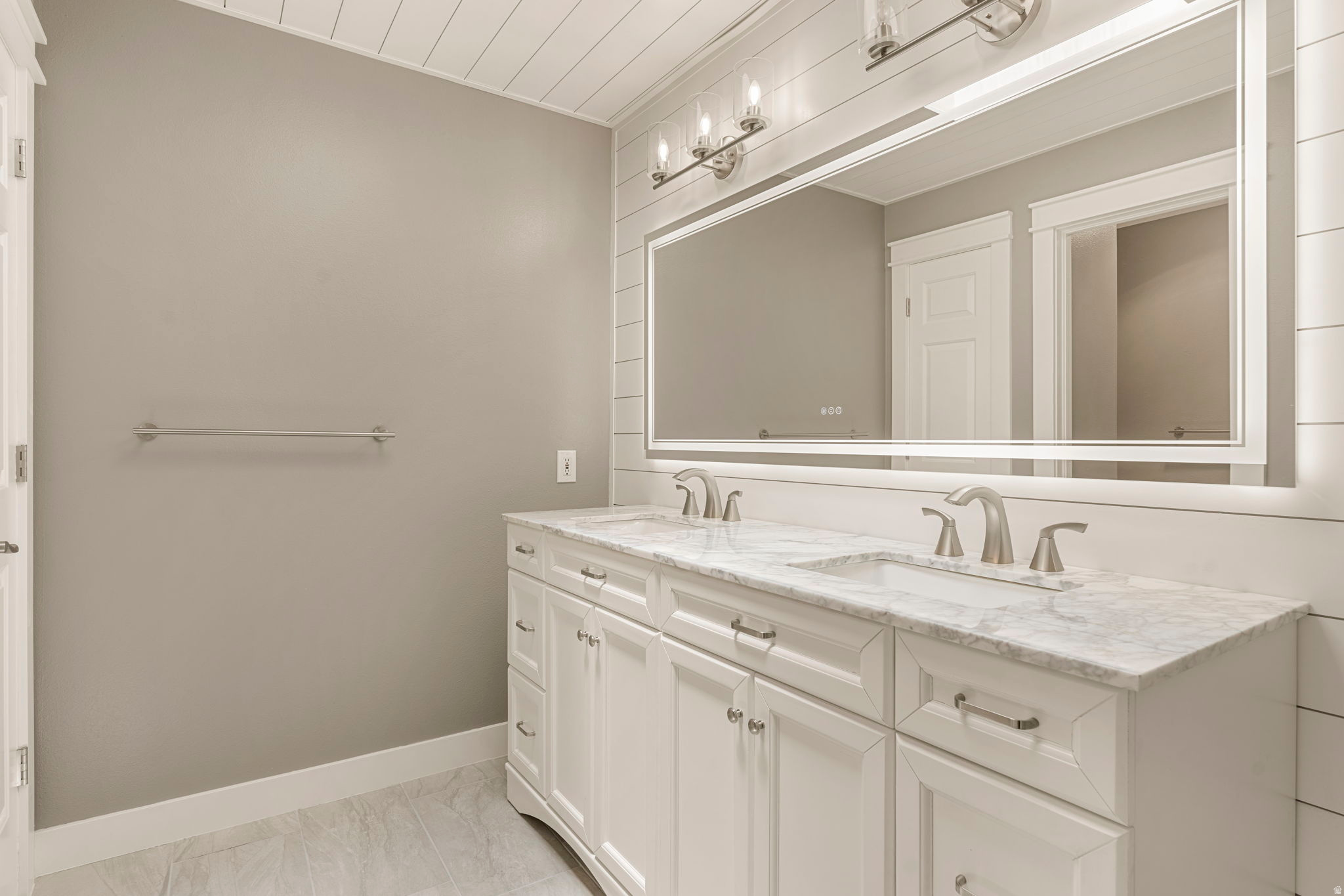 FIDDLERS CANYON SUBDIVISION - Residential