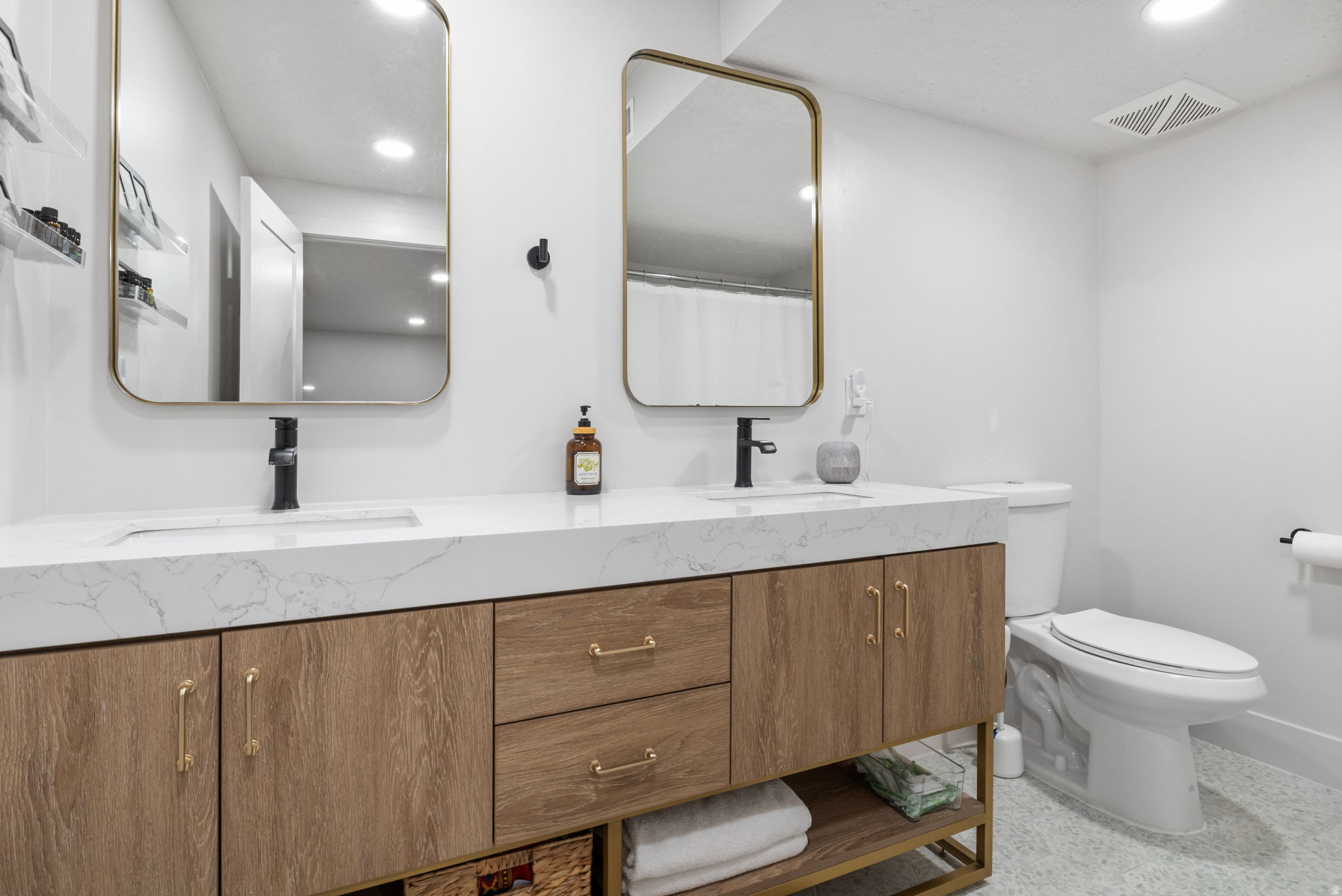 HAMPTON AT WATERS EDGE - Residential
