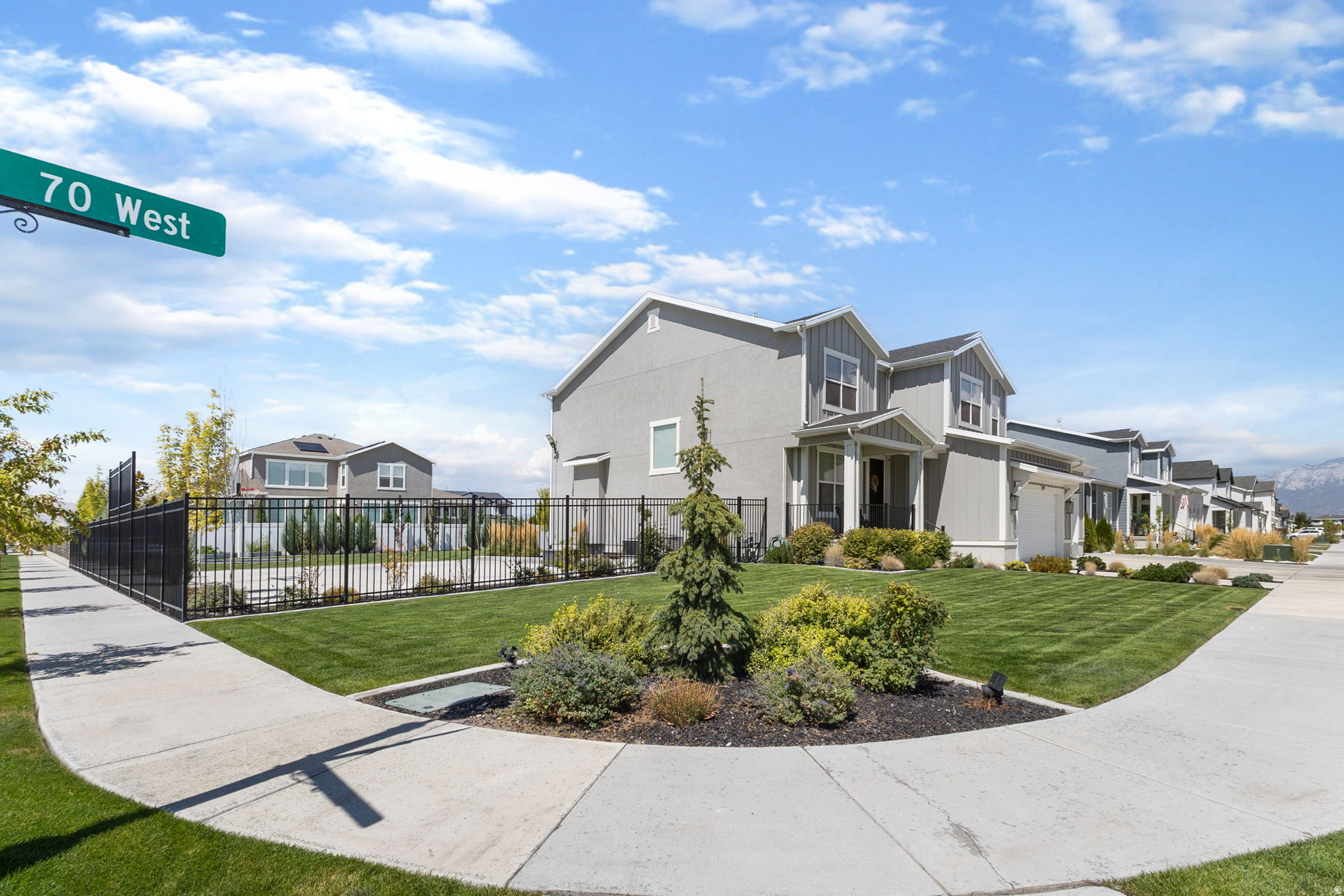 HAMPTON AT WATERS EDGE - Residential