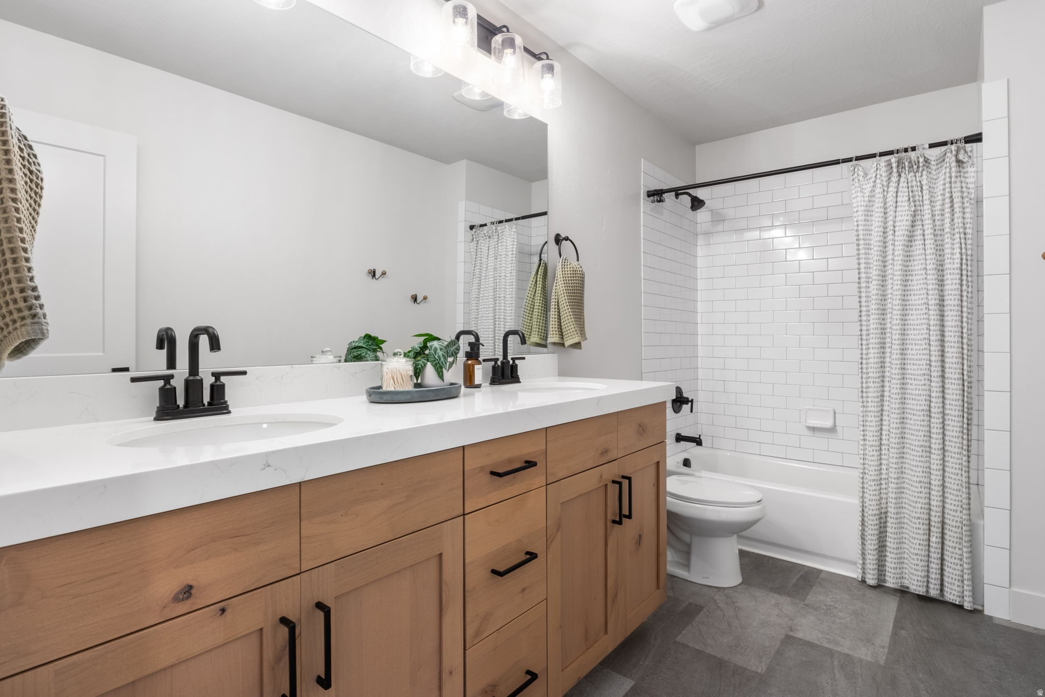 HAMPTON AT WATERS EDGE - Residential