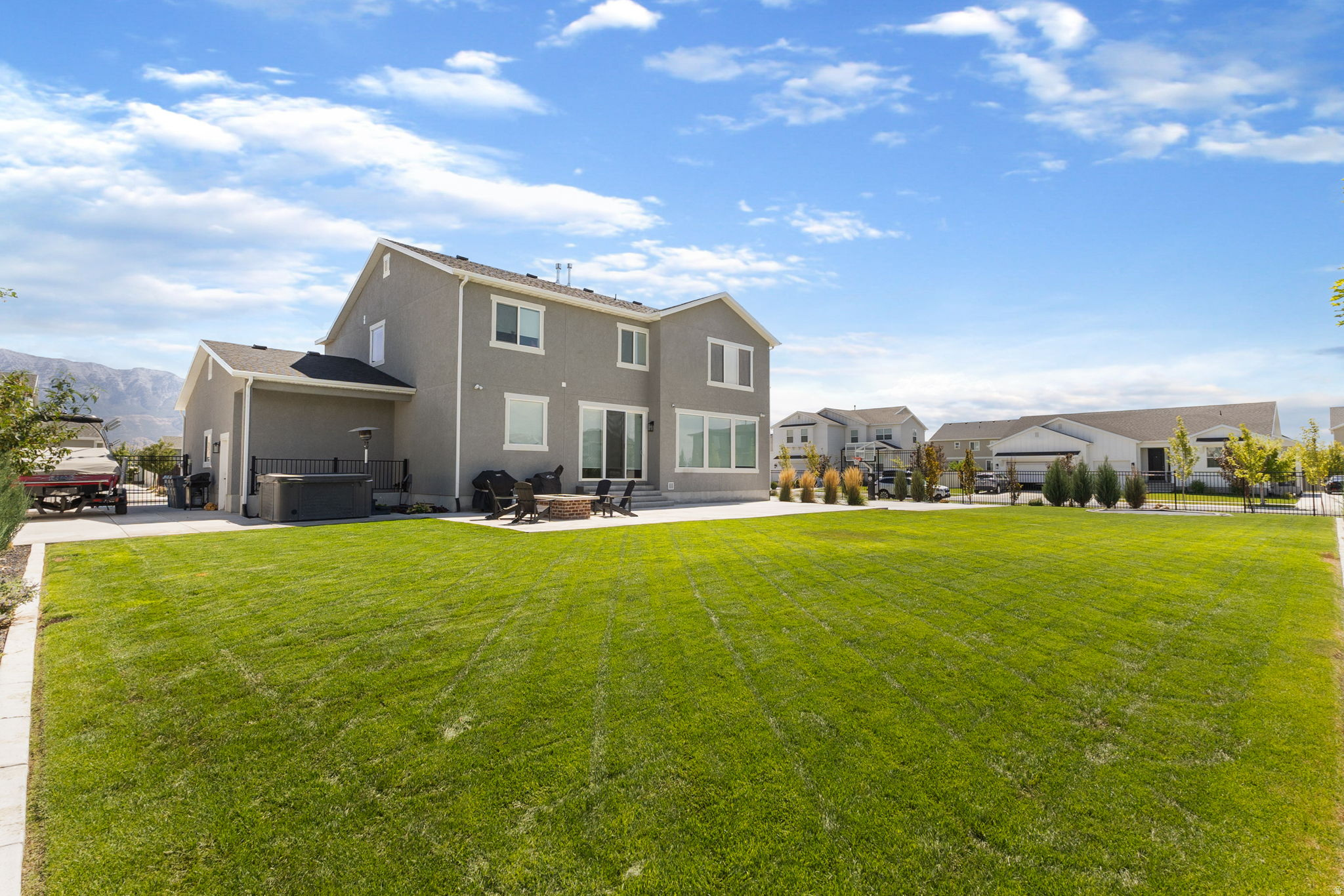 HAMPTON AT WATERS EDGE - Residential