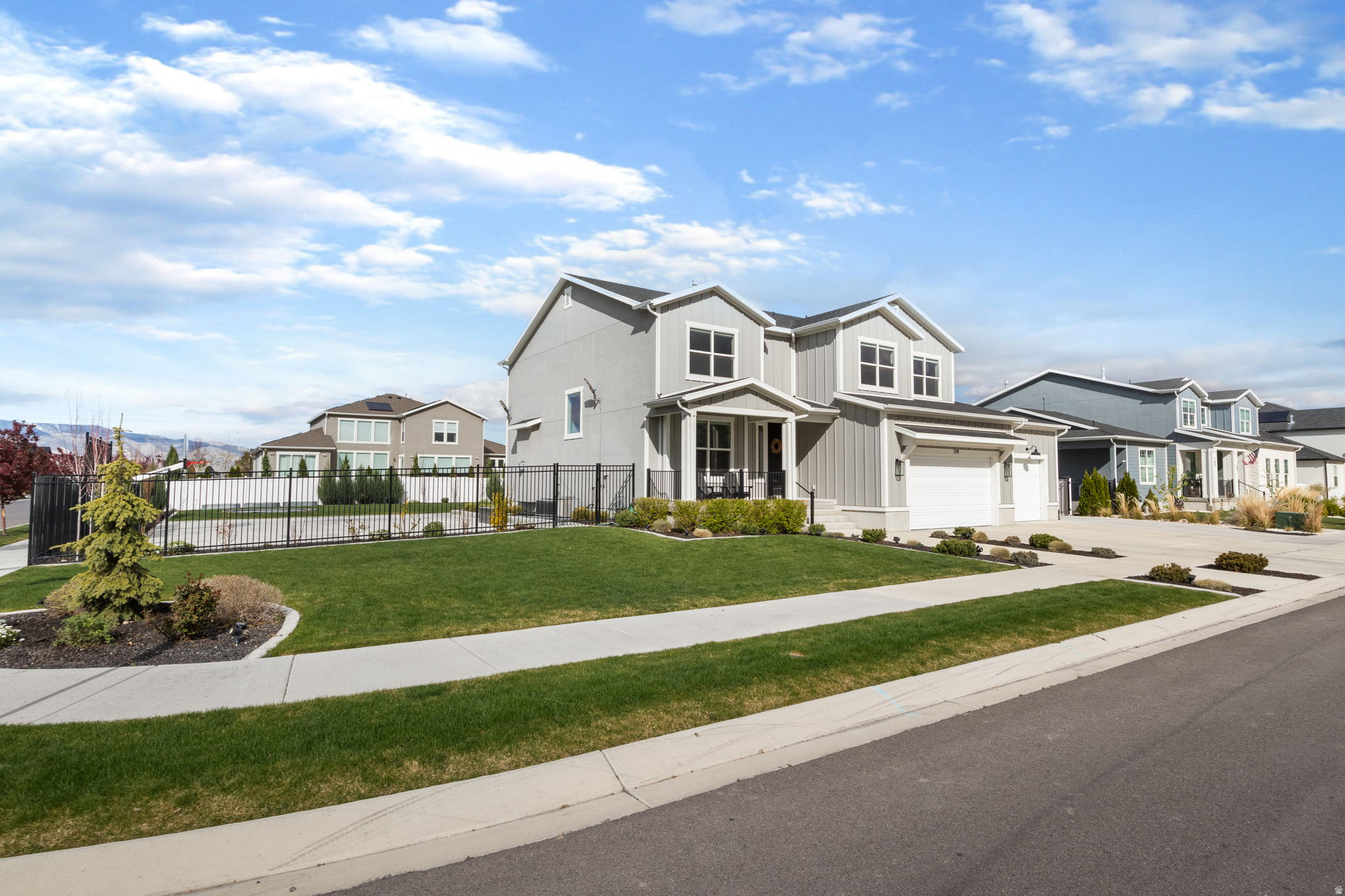 HAMPTON AT WATERS EDGE - Residential