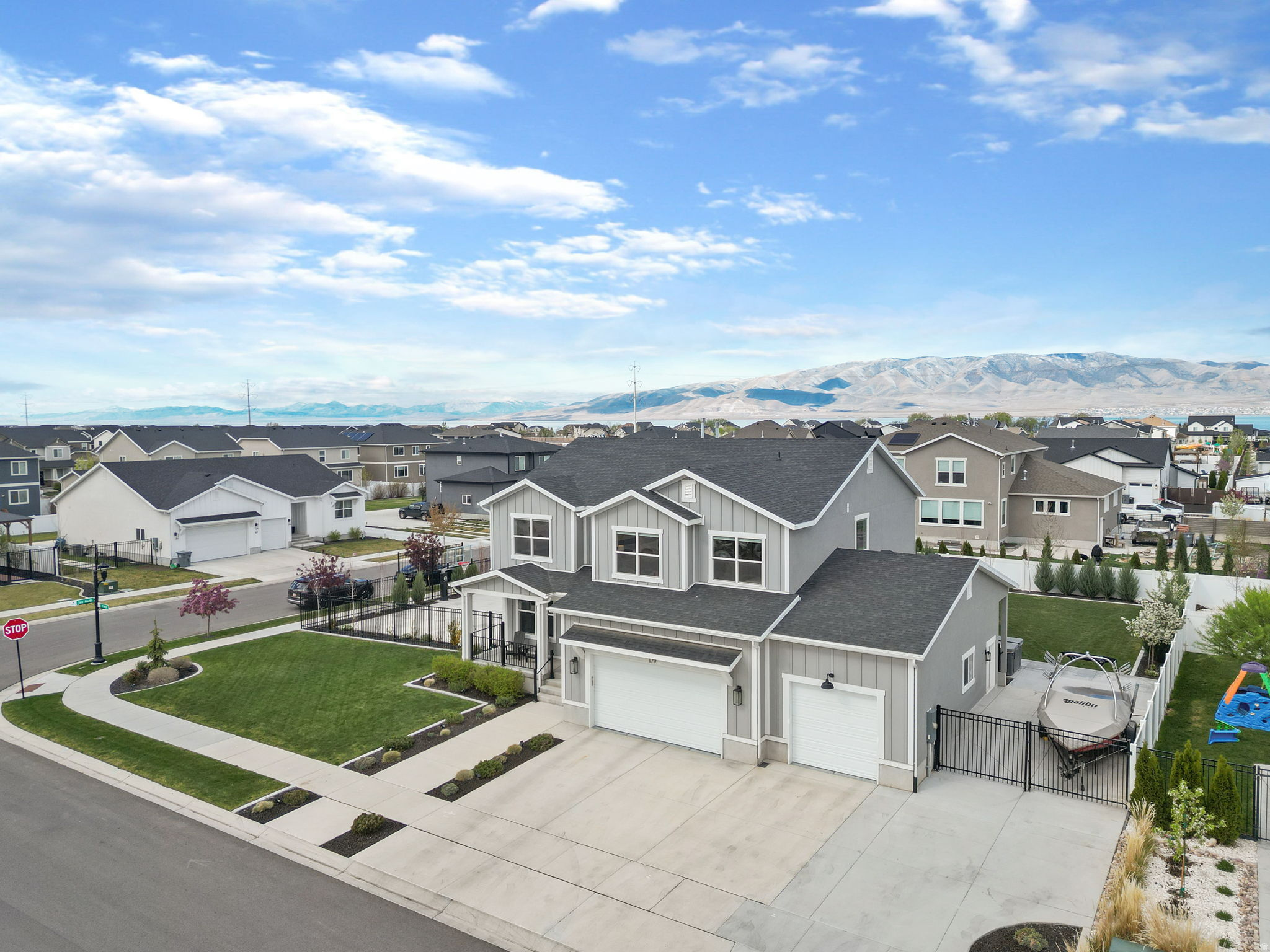 HAMPTON AT WATERS EDGE - Residential
