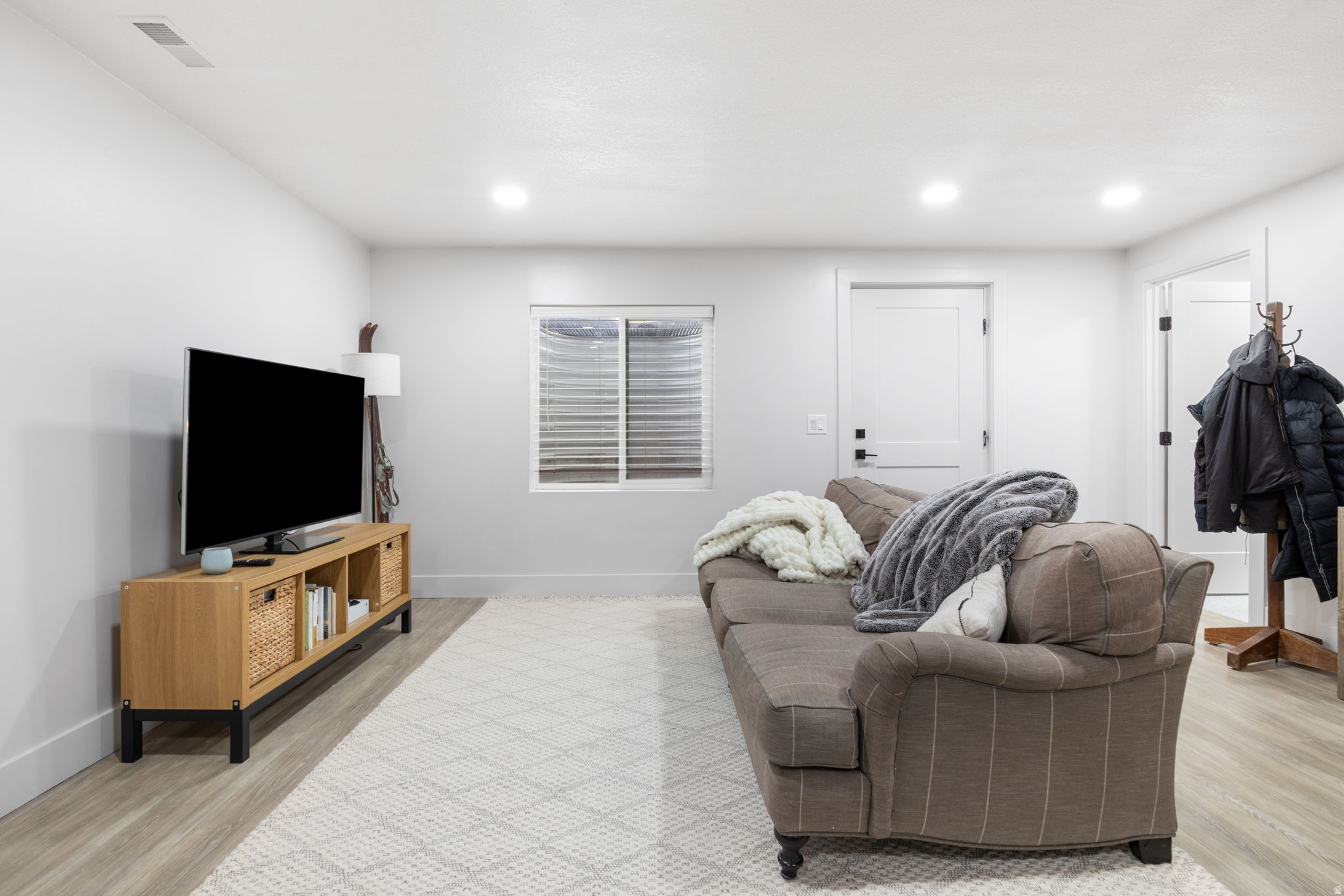 HAMPTON AT WATERS EDGE - Residential