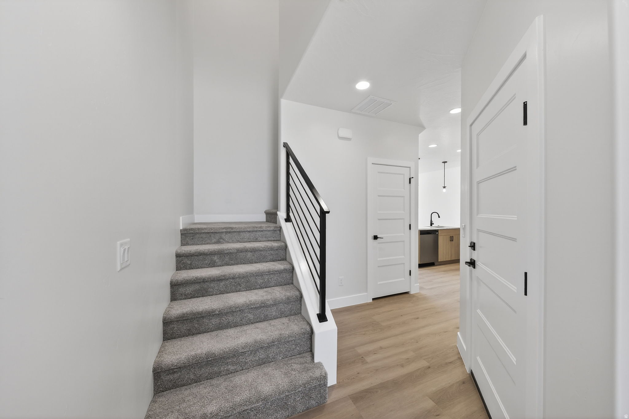 SOUTH DESERT - Residential