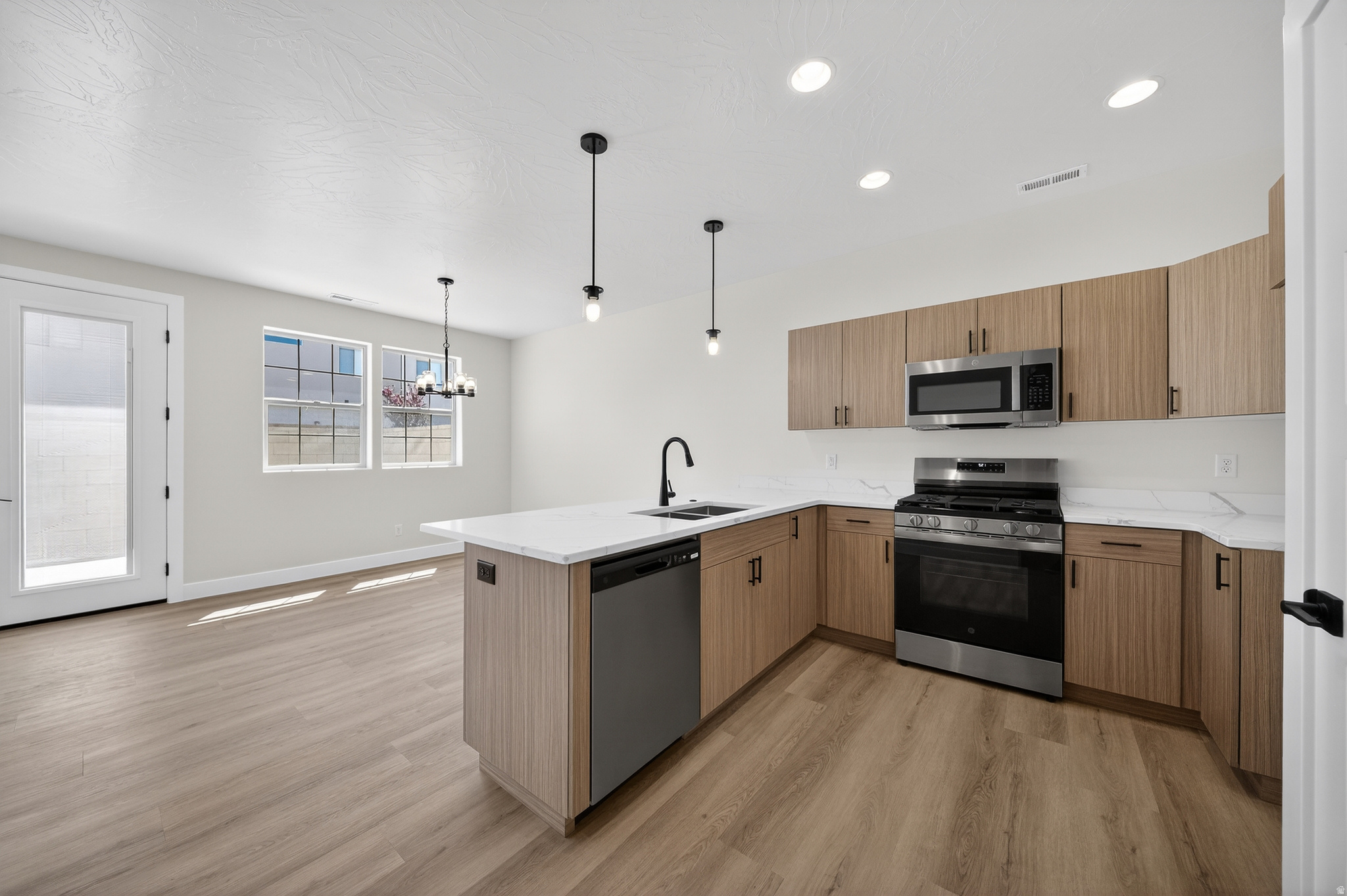SOUTH DESERT - Residential