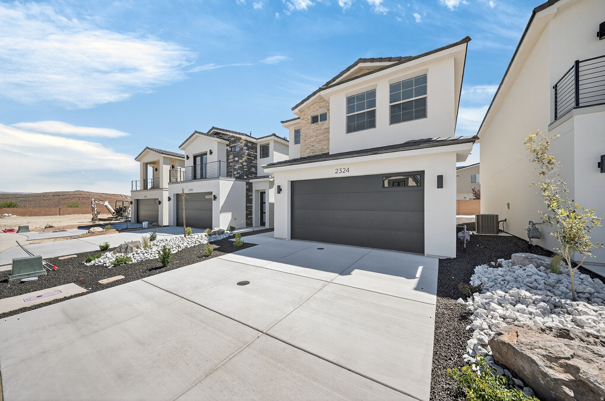 SOUTH DESERT - Residential