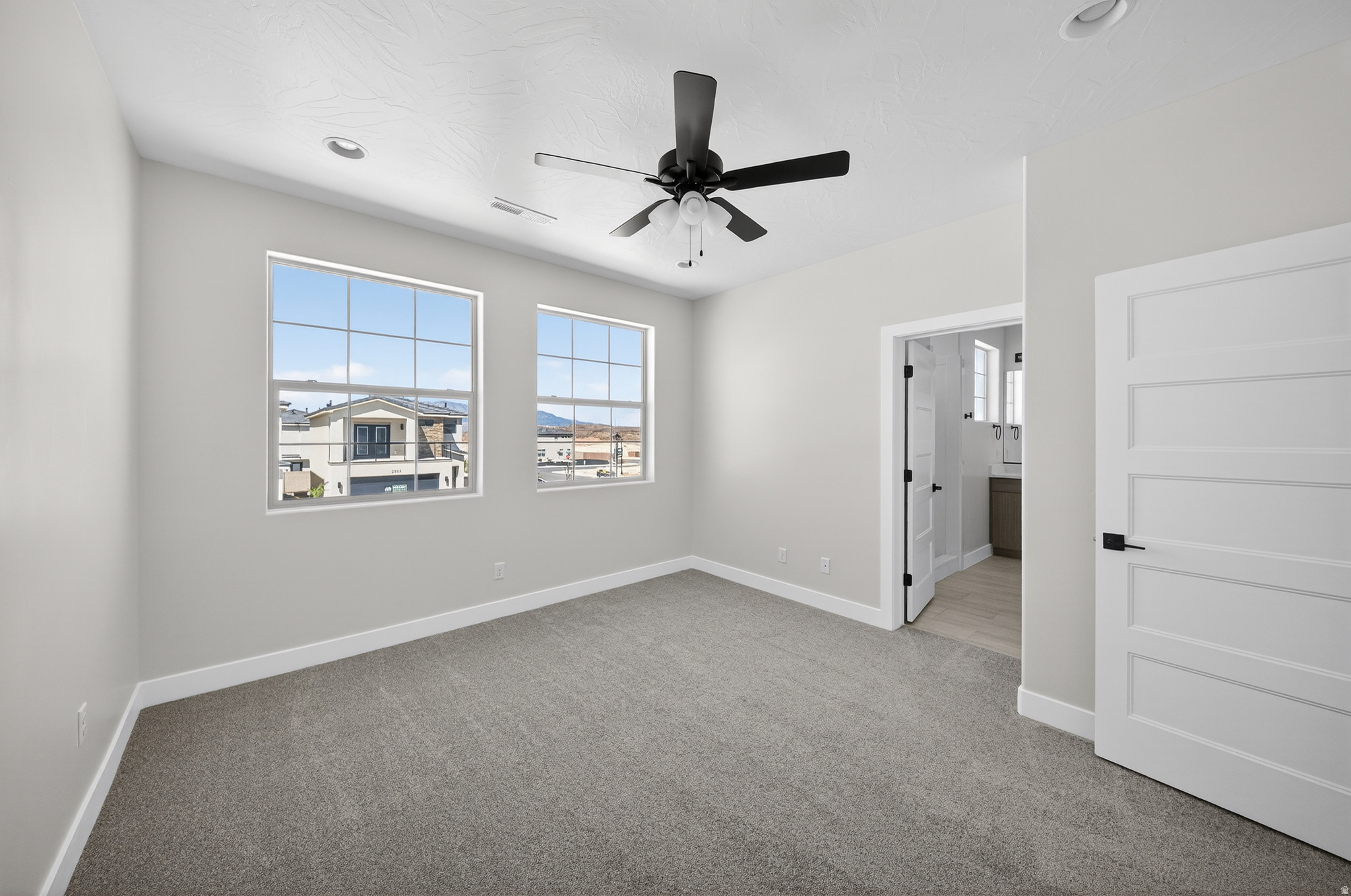 SOUTH DESERT - Residential