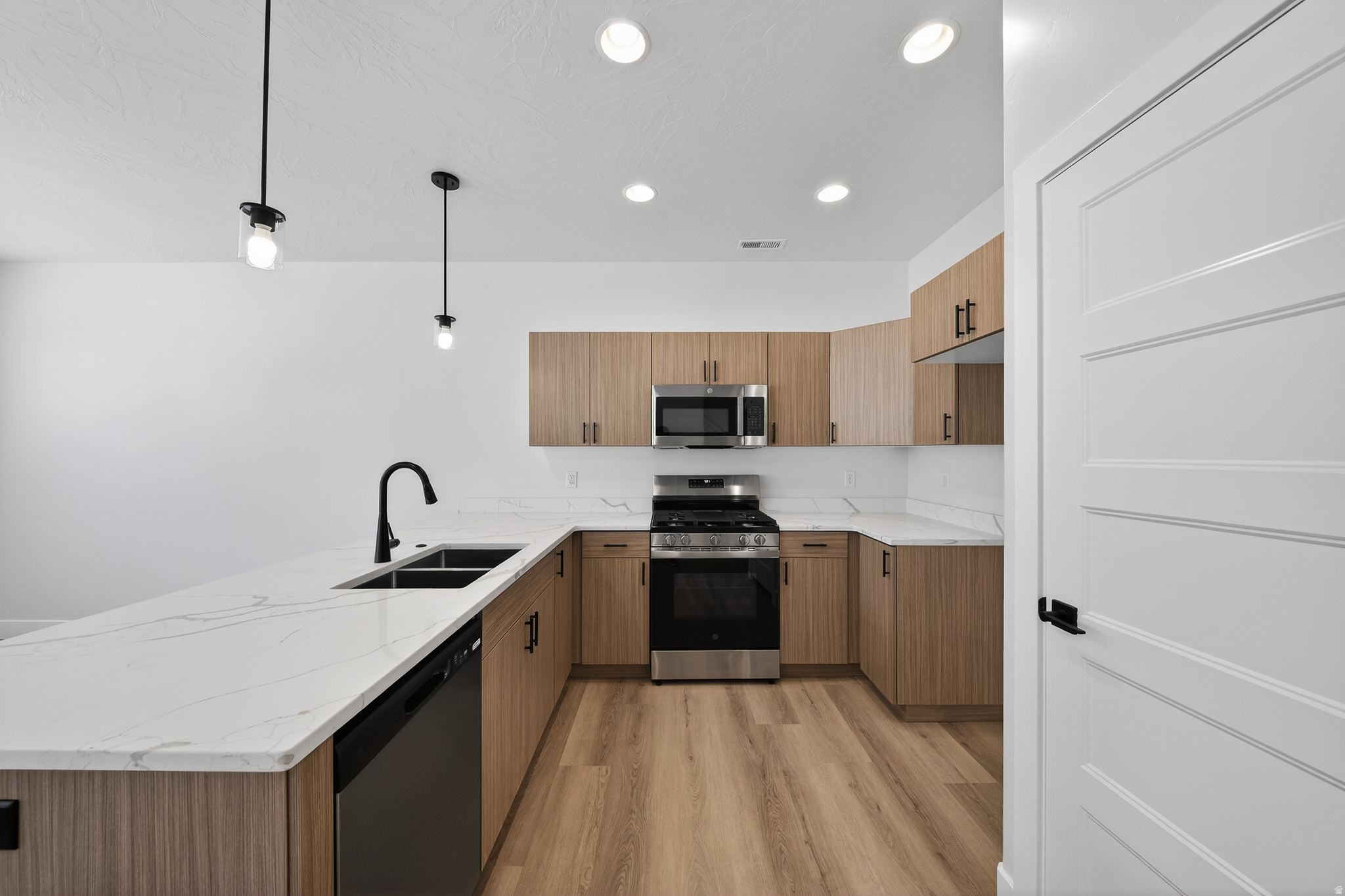 SOUTH DESERT - Residential