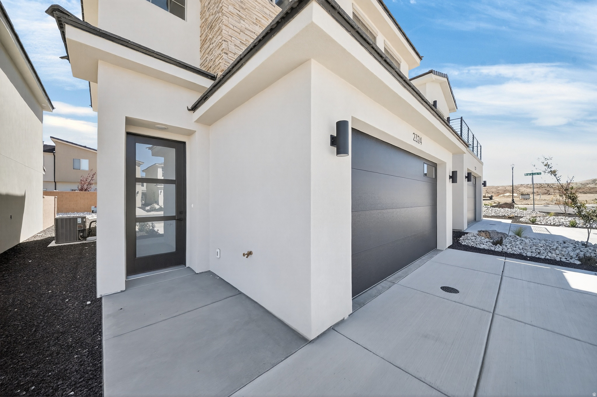 SOUTH DESERT - Residential