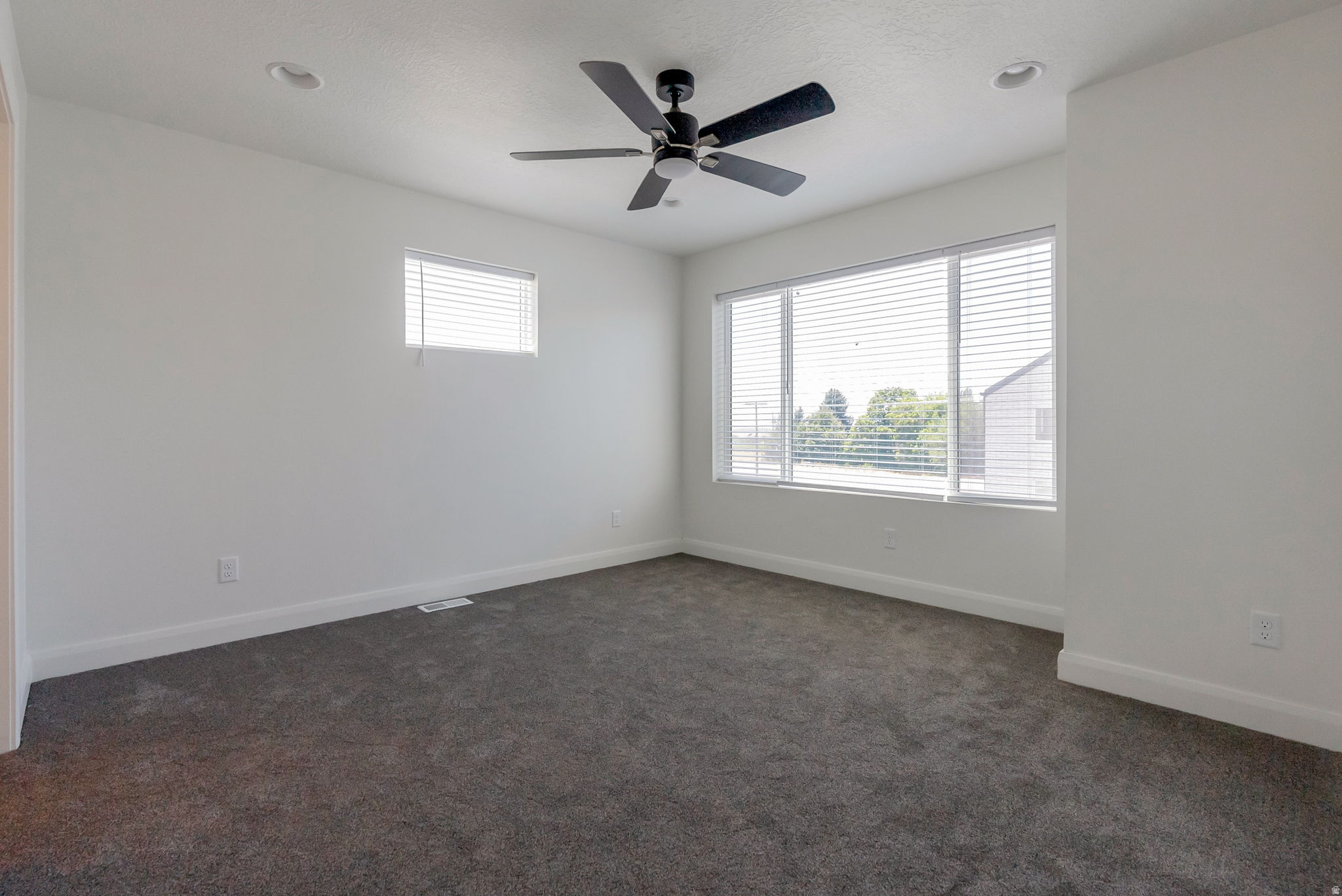 LAKE POINTE - Residential