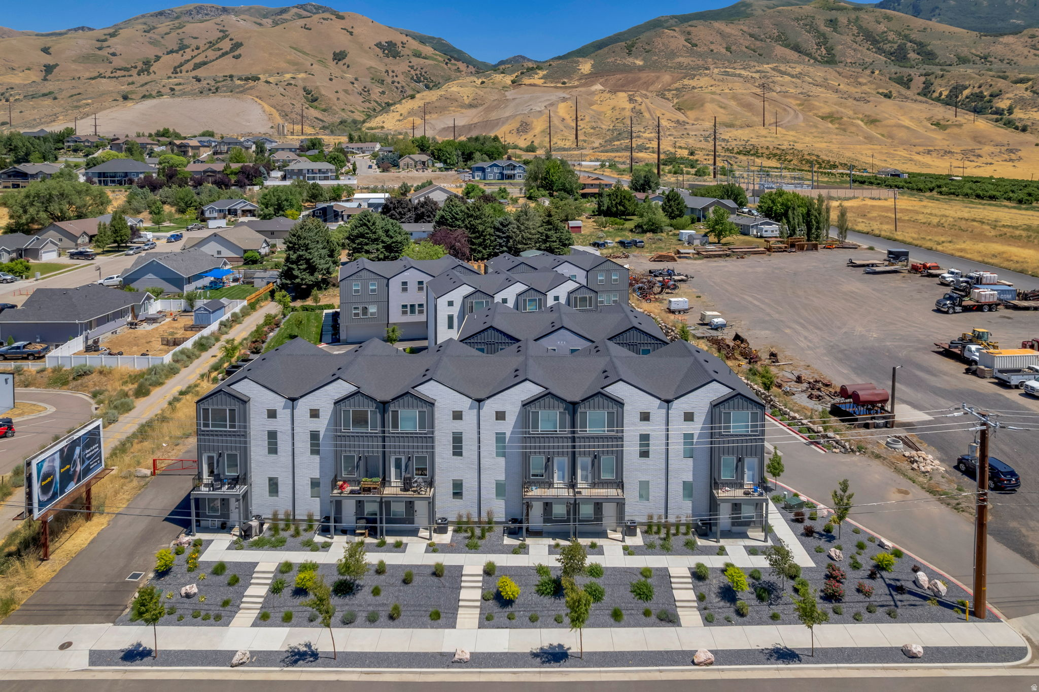 LAKE POINTE - Residential