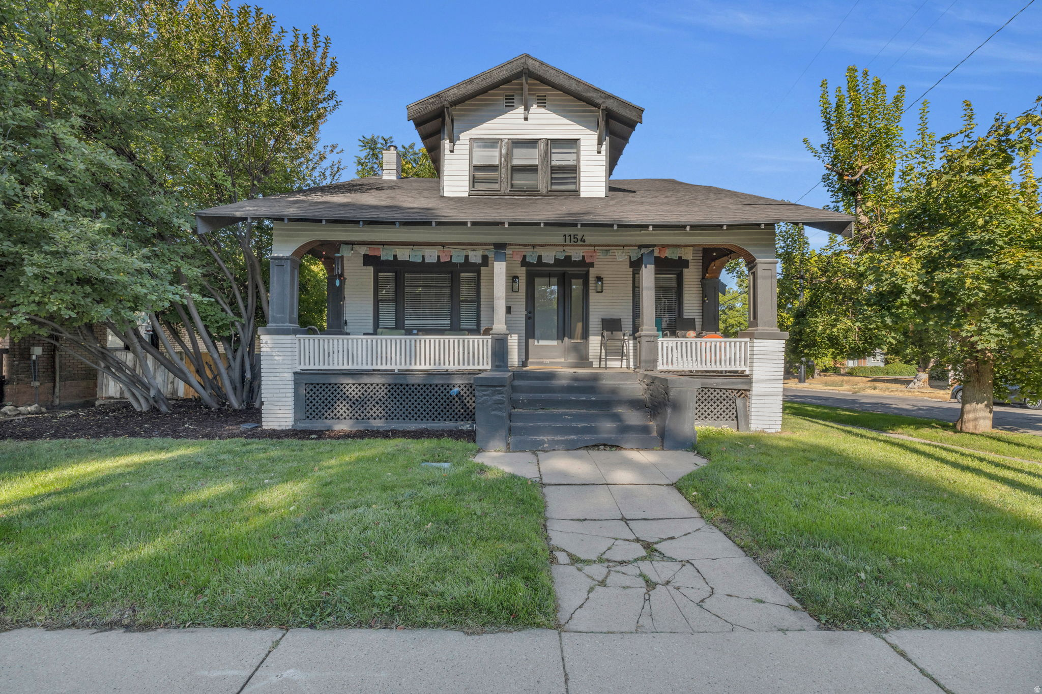 Amazing 4plex in downtown Salt Lake. This great location is close to shopping and restaurants. All units have separate meters, all units have central air and gas furnaces, all units have google fiber. Sprinkling system in the yard. Drains have been hydro blasted. New sewer line connecting the main line was completed July 2024. New exterior paint and lighting. 2 units have covered parking and there is parking for all 4 units. All units have been upgraded and refreshed over the last few years. High occupancy rates and good rents make this a great investment.