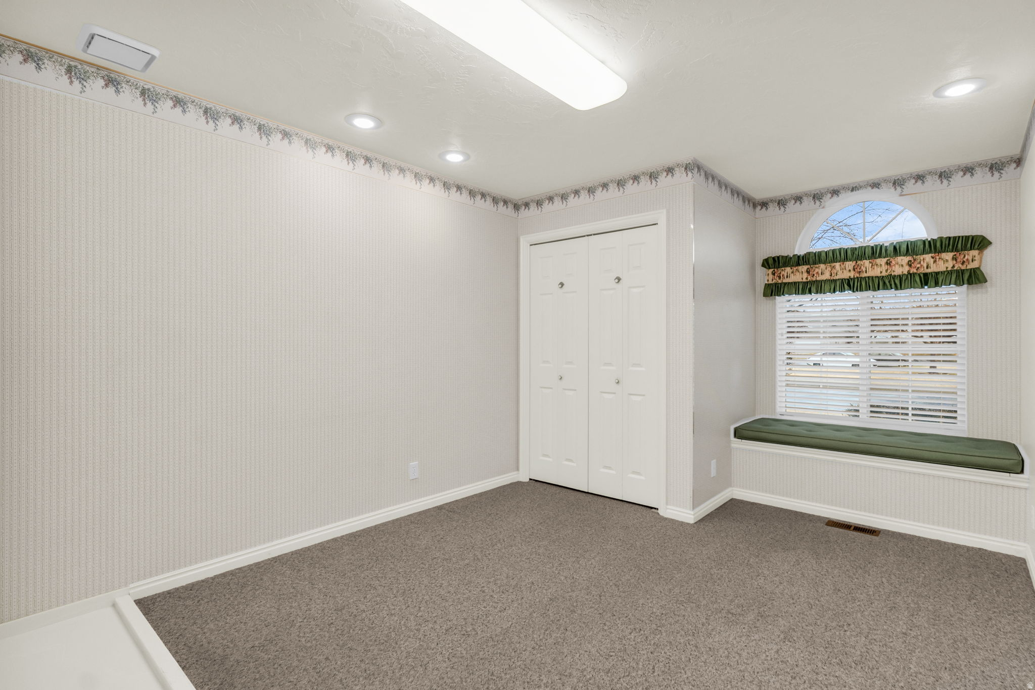 CORNERSTONE CONDO - Residential