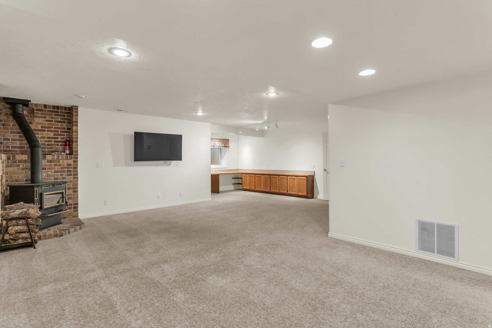 CORNERSTONE CONDO - Residential