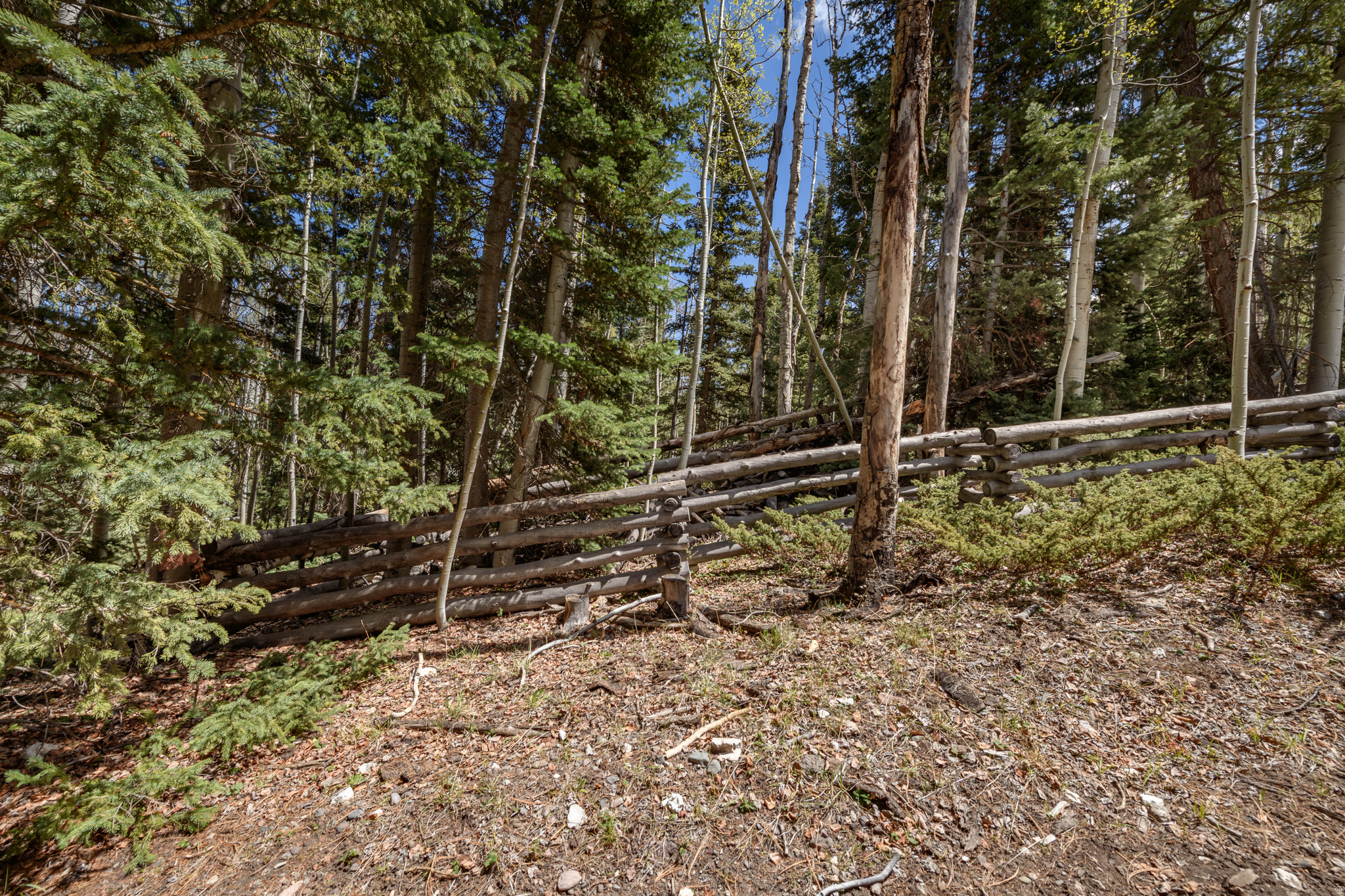 CLEAR CREEK ESTATES - Land